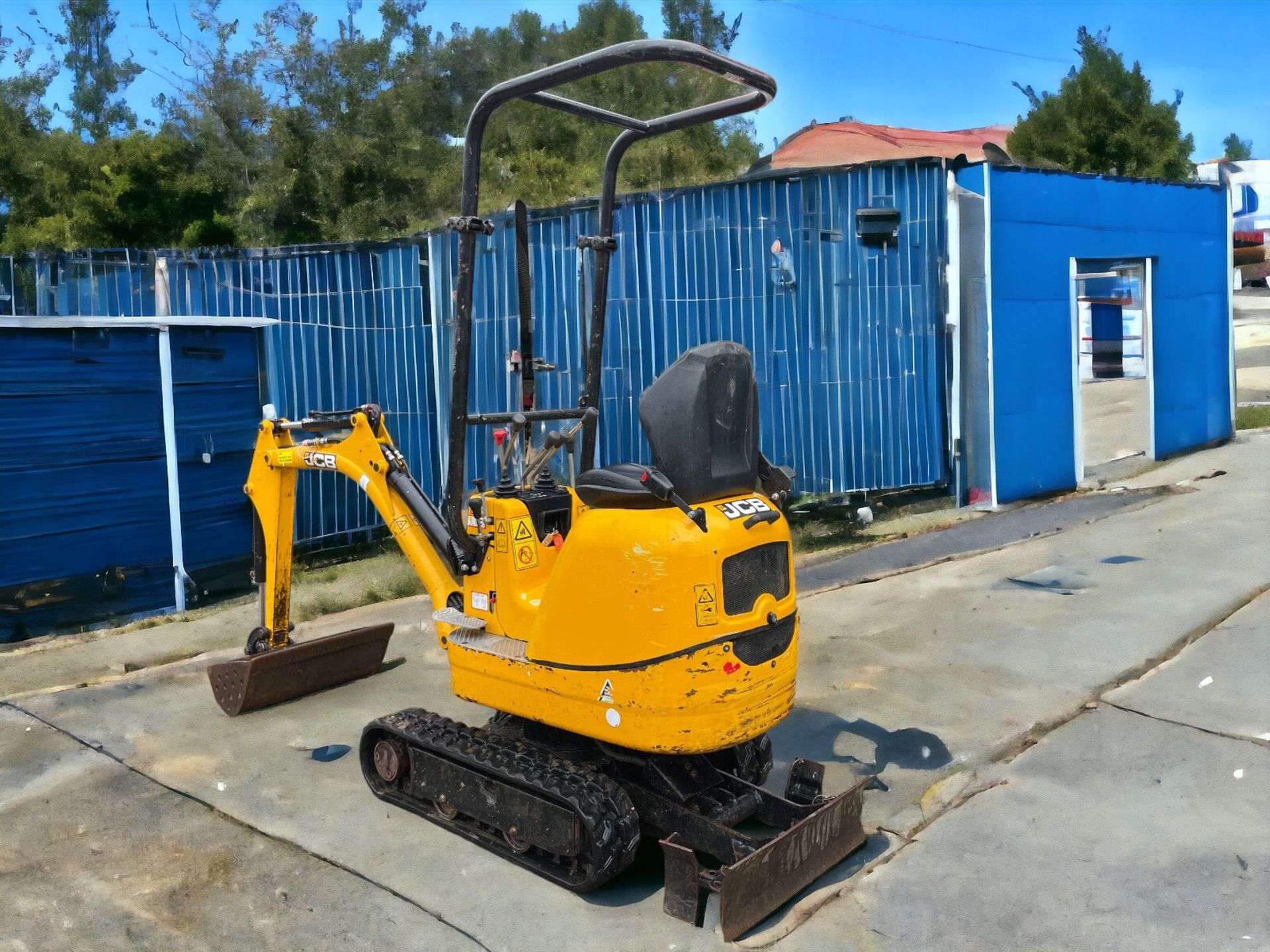 PRECISION AND POWER COMBINED: 2020 JCB 8008 CTS MICRO EXCAVATOR - Image 4 of 11