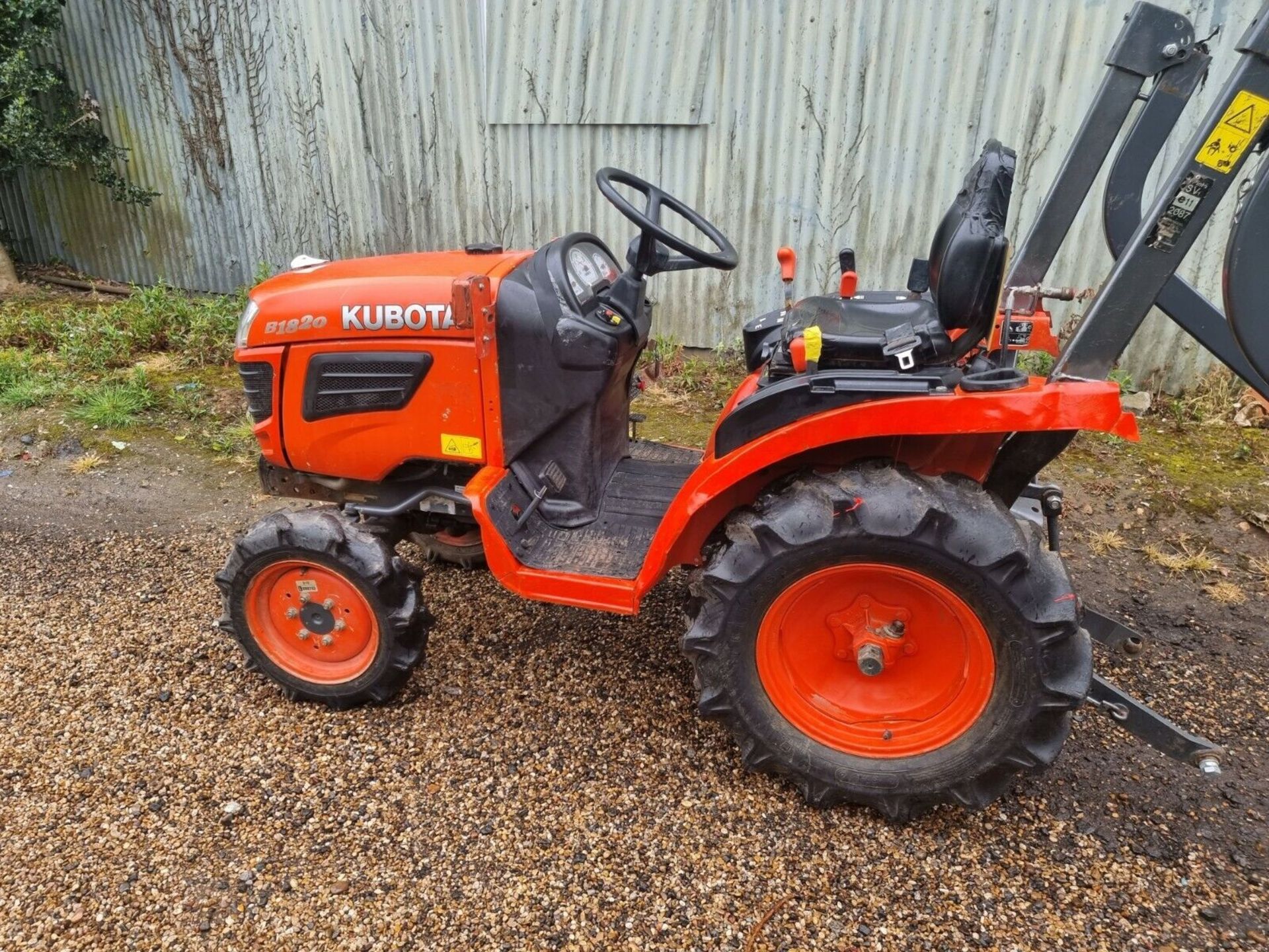 KUBOTA B1820 COMPACT TRACTOR 18HP - Bild 6 aus 10