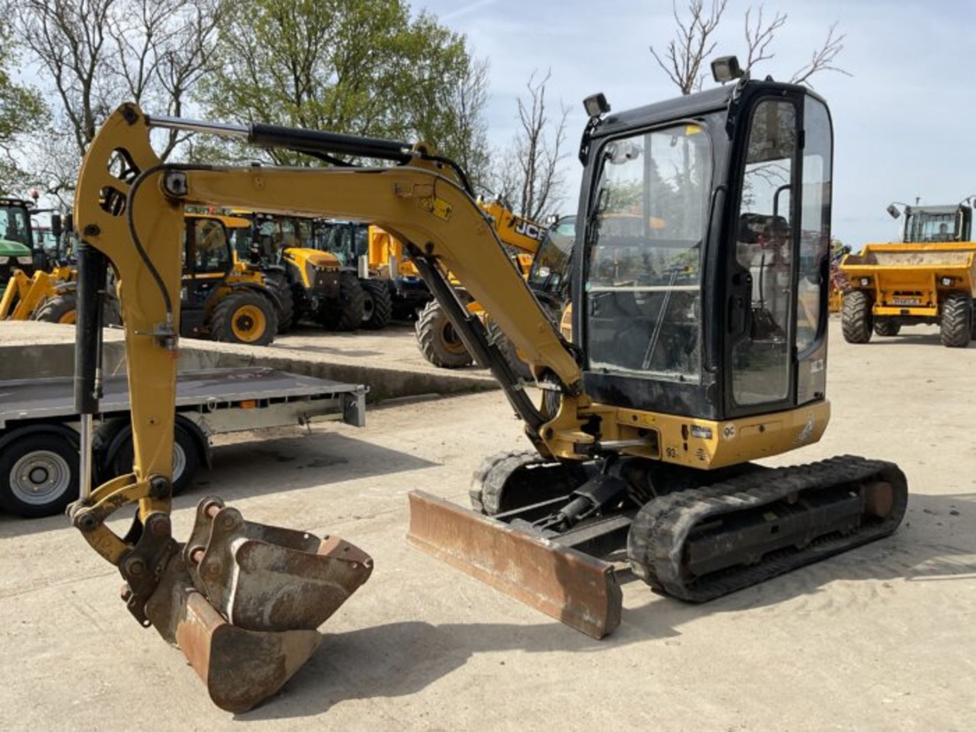 CAT 302.7D CR EXCAVATOR - Image 2 of 9