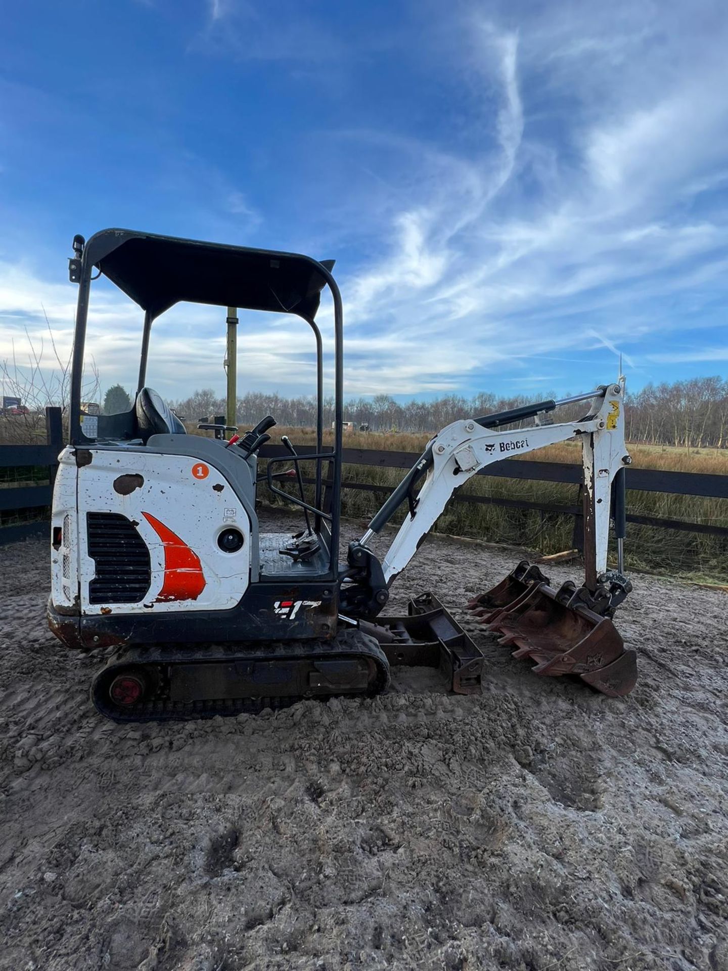 2021 BOBCAT E17 MINI DIGGER EXCAVATOR TRACK MACHINE 1.7 TON ! 3 BUCKETS - Image 19 of 20