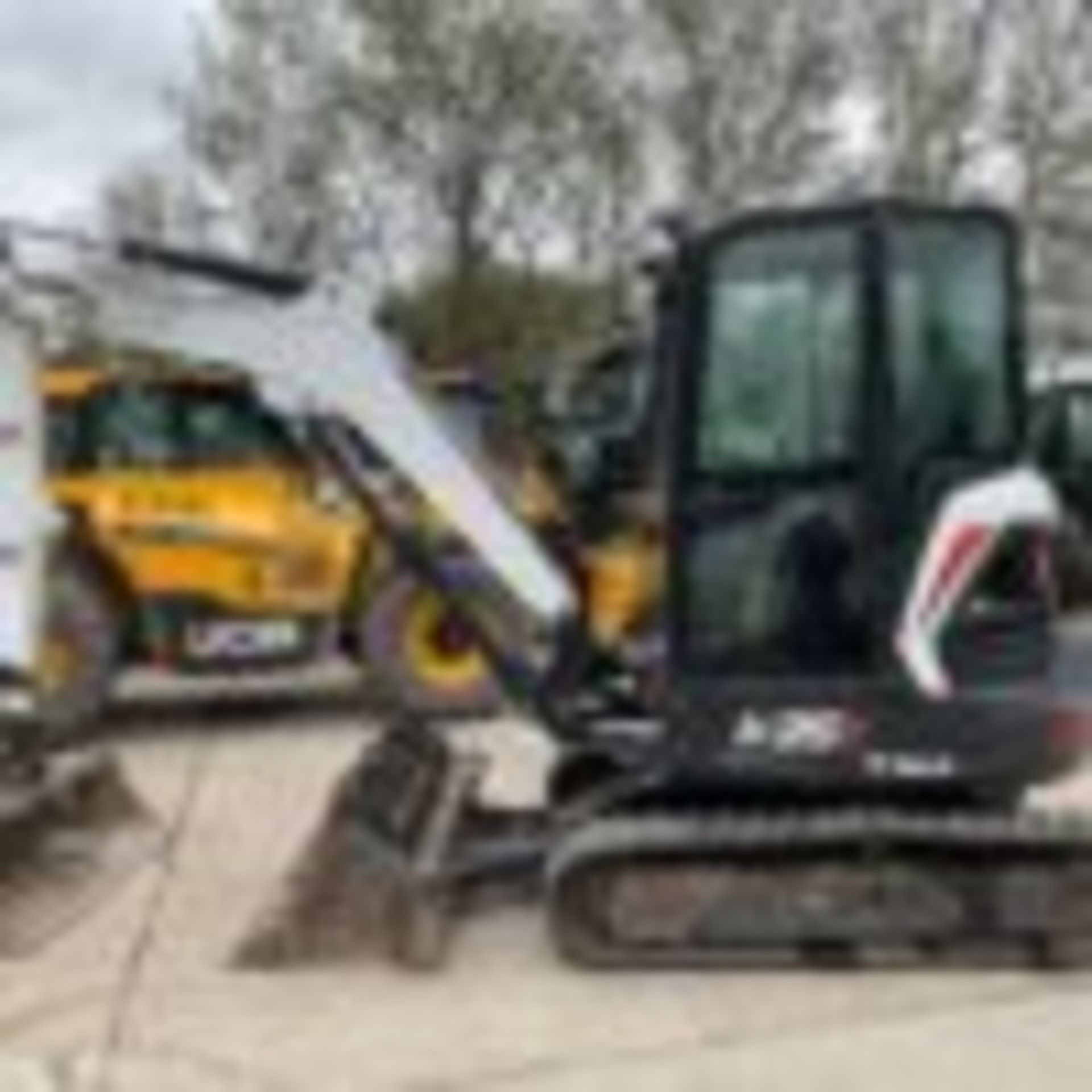 VERSATILE BOBCAT E35Z MINI EXCAVATOR - Image 2 of 10