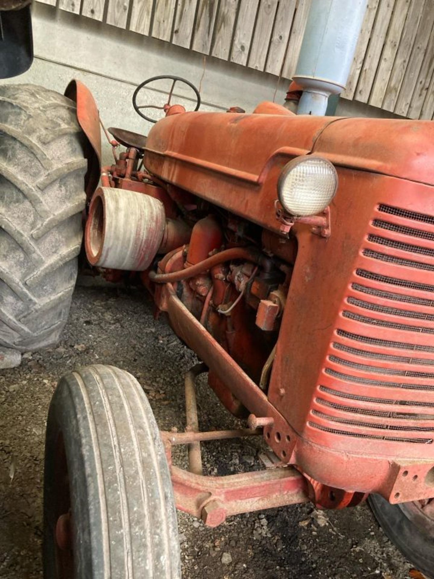 MCCORMICK INTERNATIONAL WD9 TRACTOR