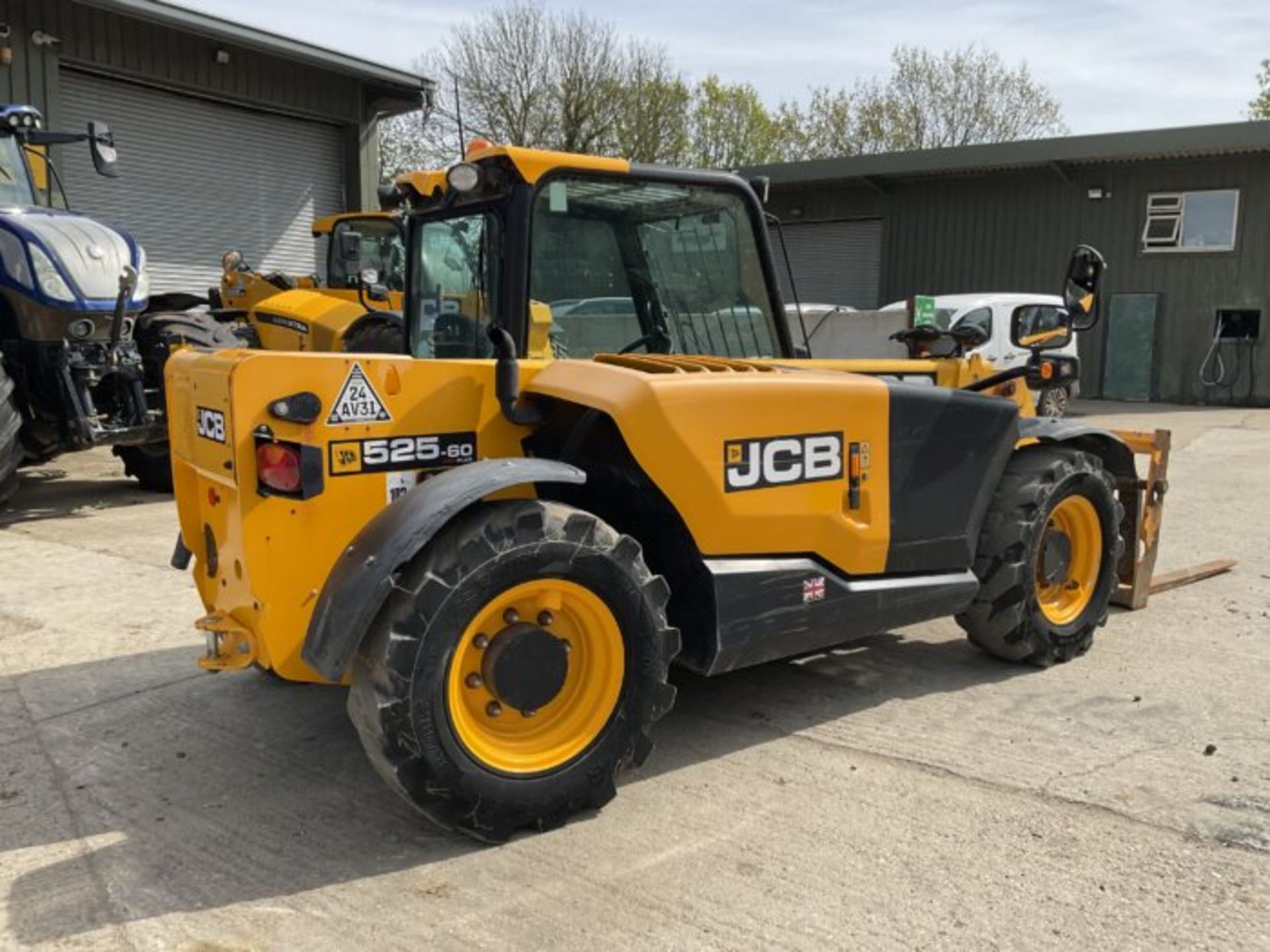 JCB 525-60 AGRI PLUS LOADALL WITH PALLET FORKS - Image 6 of 10