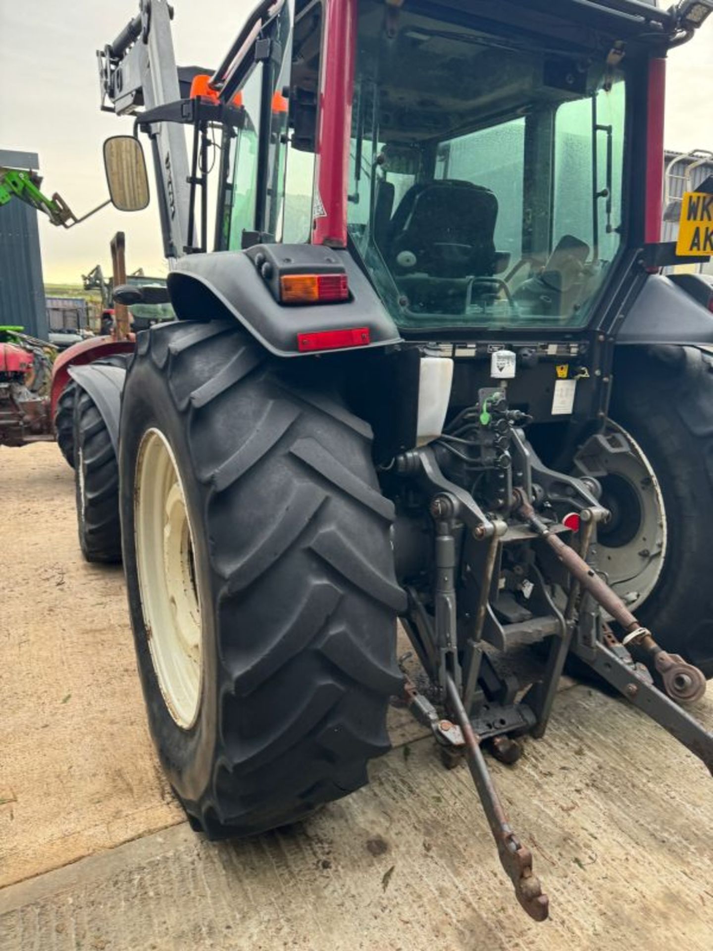 VERSATILE AND POWERFUL: VALTRA A93 WITH LOADER - AUCTION NOW OPEN! - Image 5 of 18