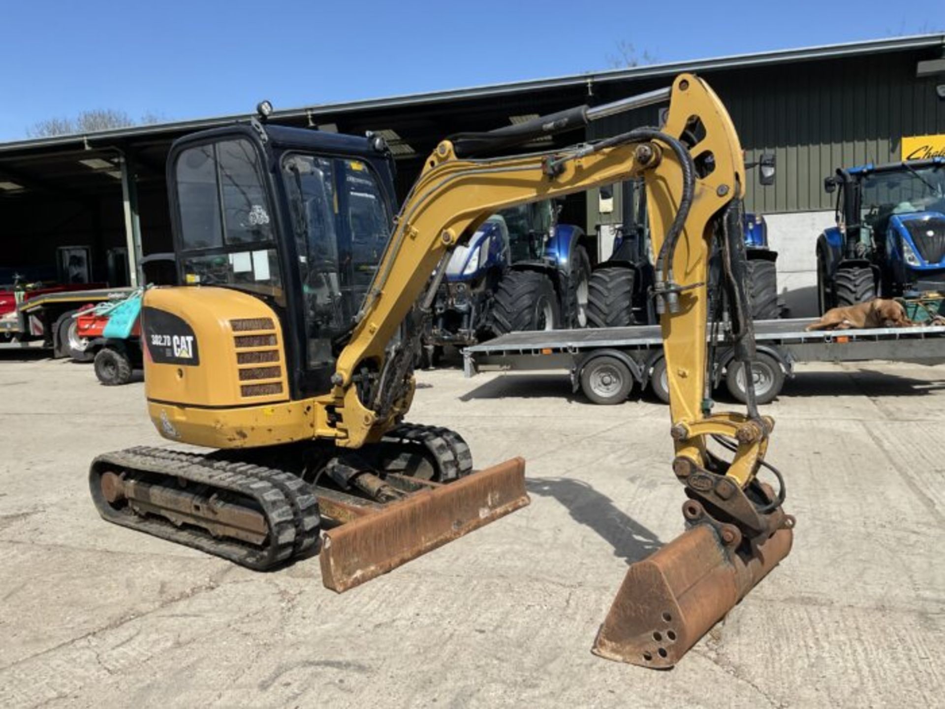 CAT 302.7D CR MINI EXCAVATOR WITH RUBBER TRACKS, FRONT BLADE - Bild 2 aus 10