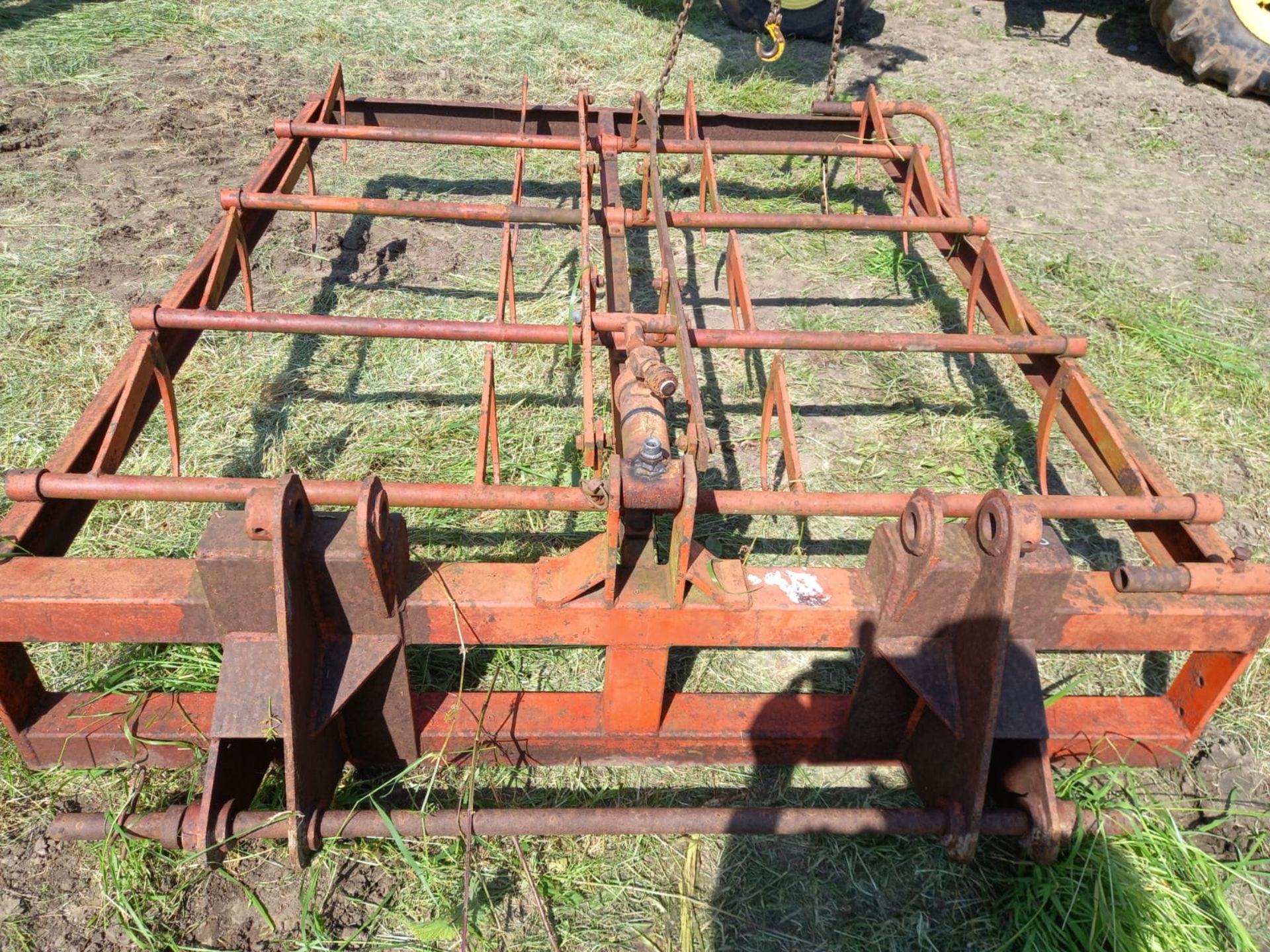 BIG BALE GRAB C/W JCB BRACKETS