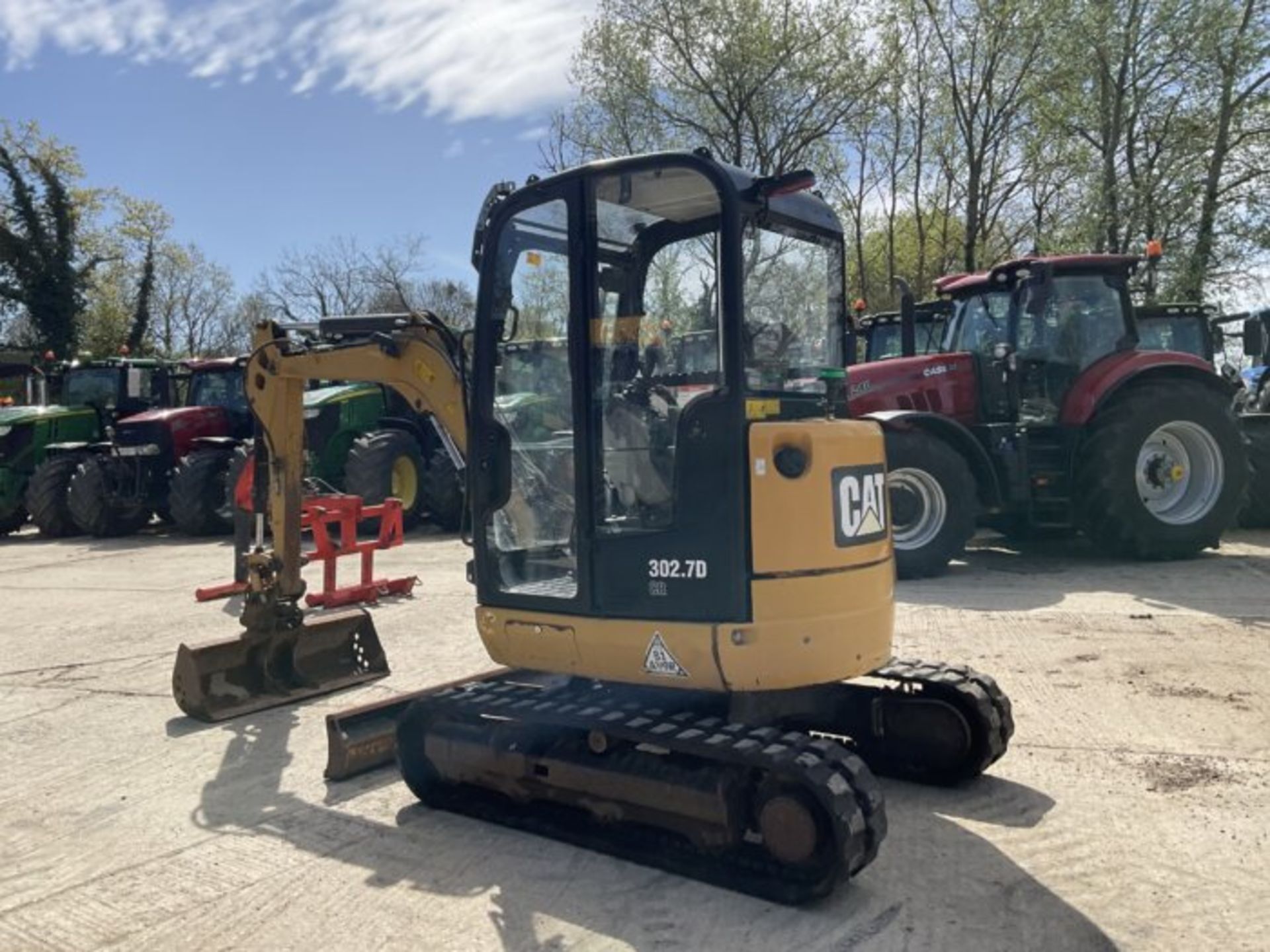 CAT 302.7D CR MINI EXCAVATOR WITH RUBBER TRACKS, FRONT BLADE - Image 8 of 10