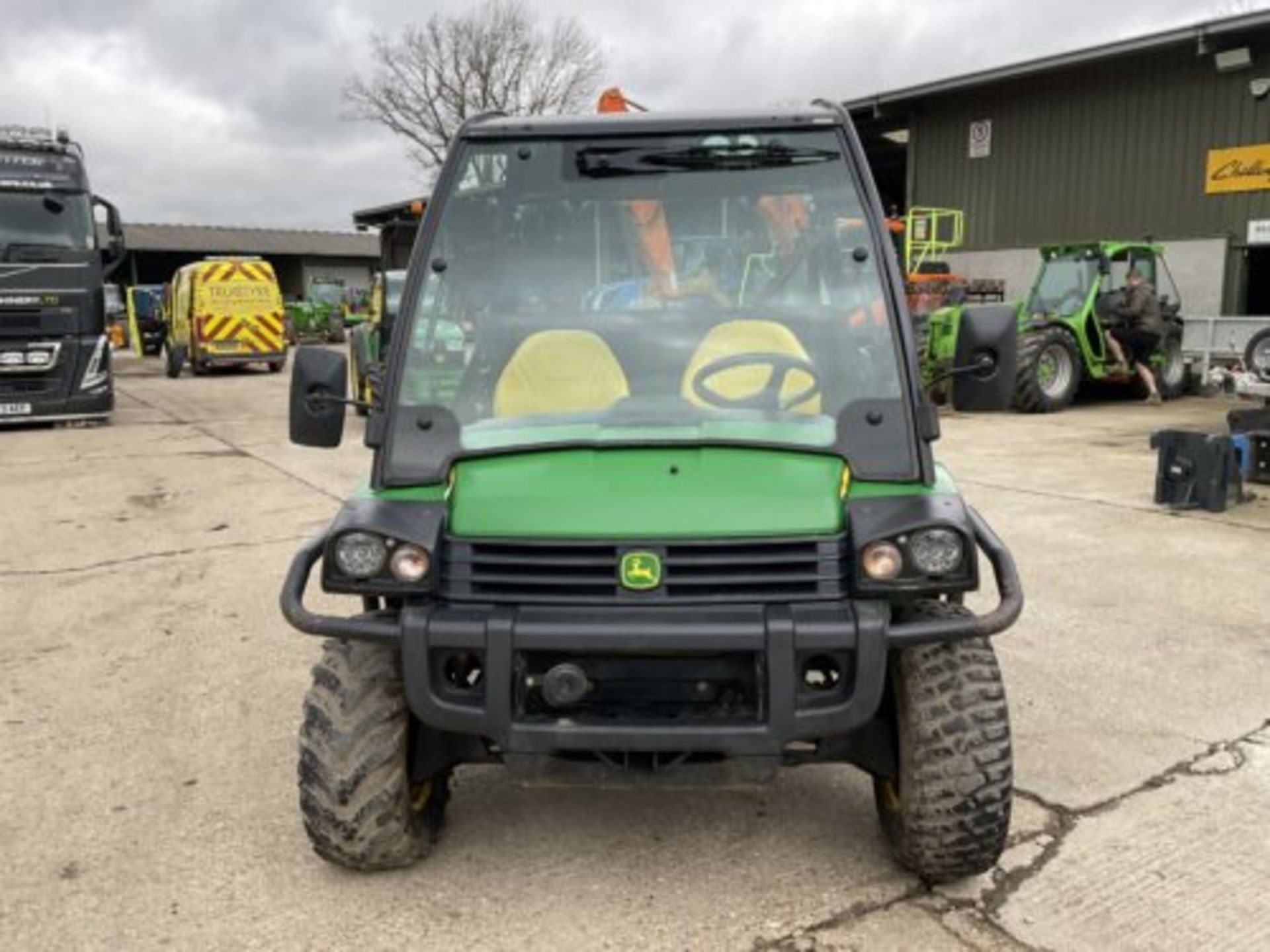 2425 HOURS. YEAR 2018 JOHN DEERE XUV855M - Bild 3 aus 9