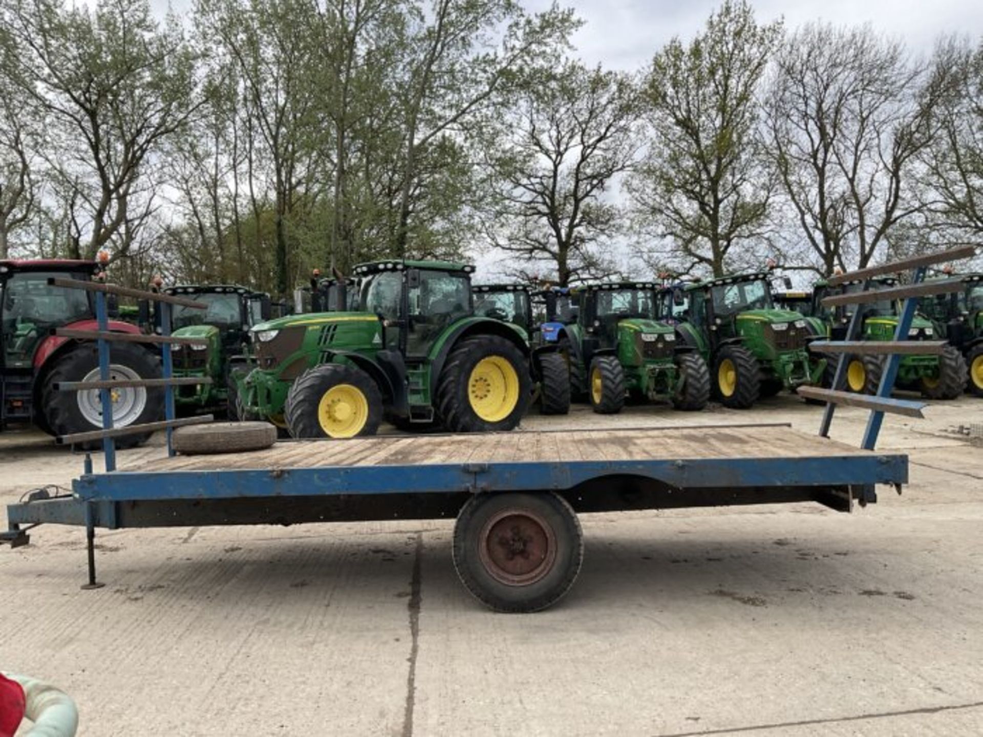 EFFORTLESS HAULING: 16FT BALE TRAILER - Image 2 of 8