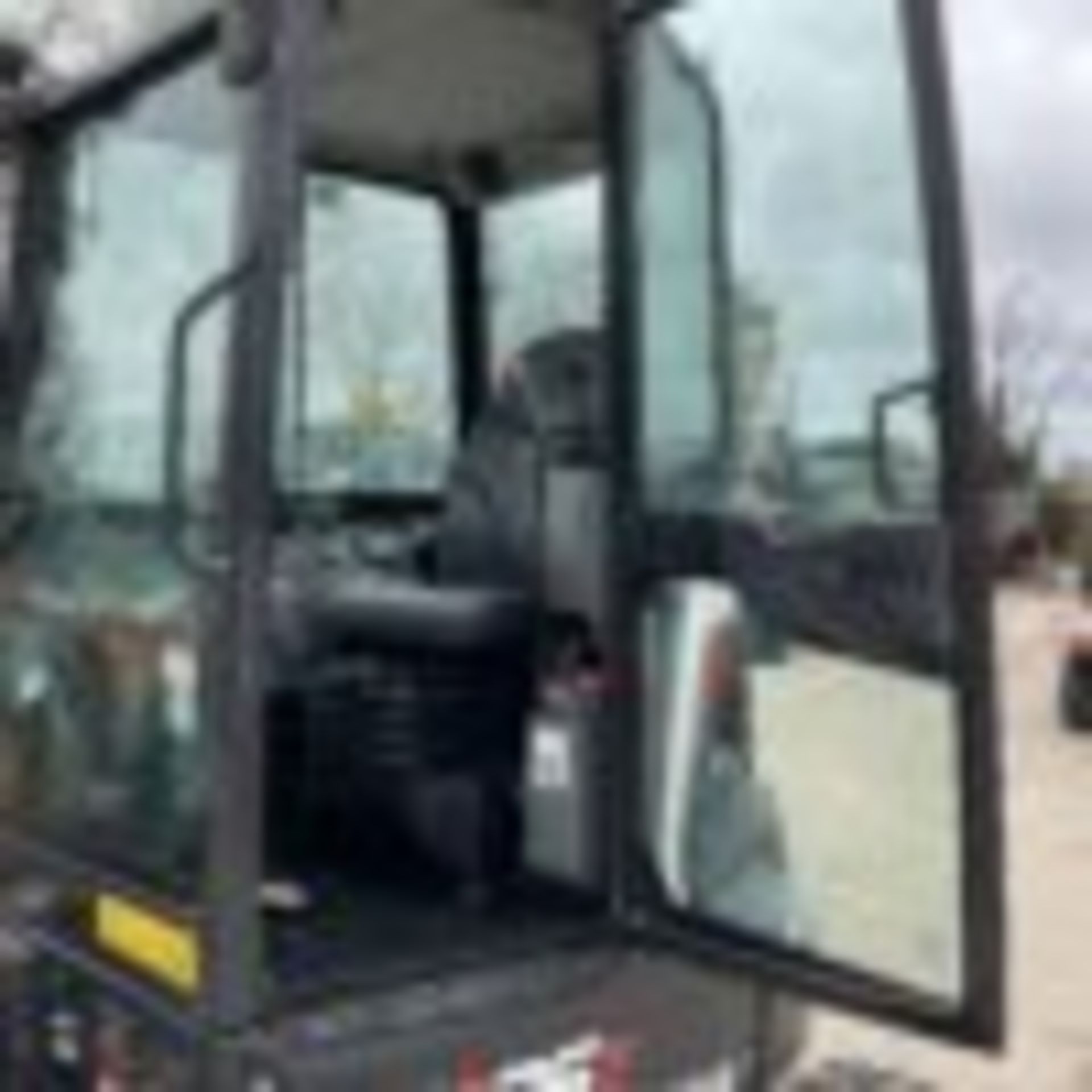 VERSATILE BOBCAT E35Z MINI EXCAVATOR - Bild 9 aus 10