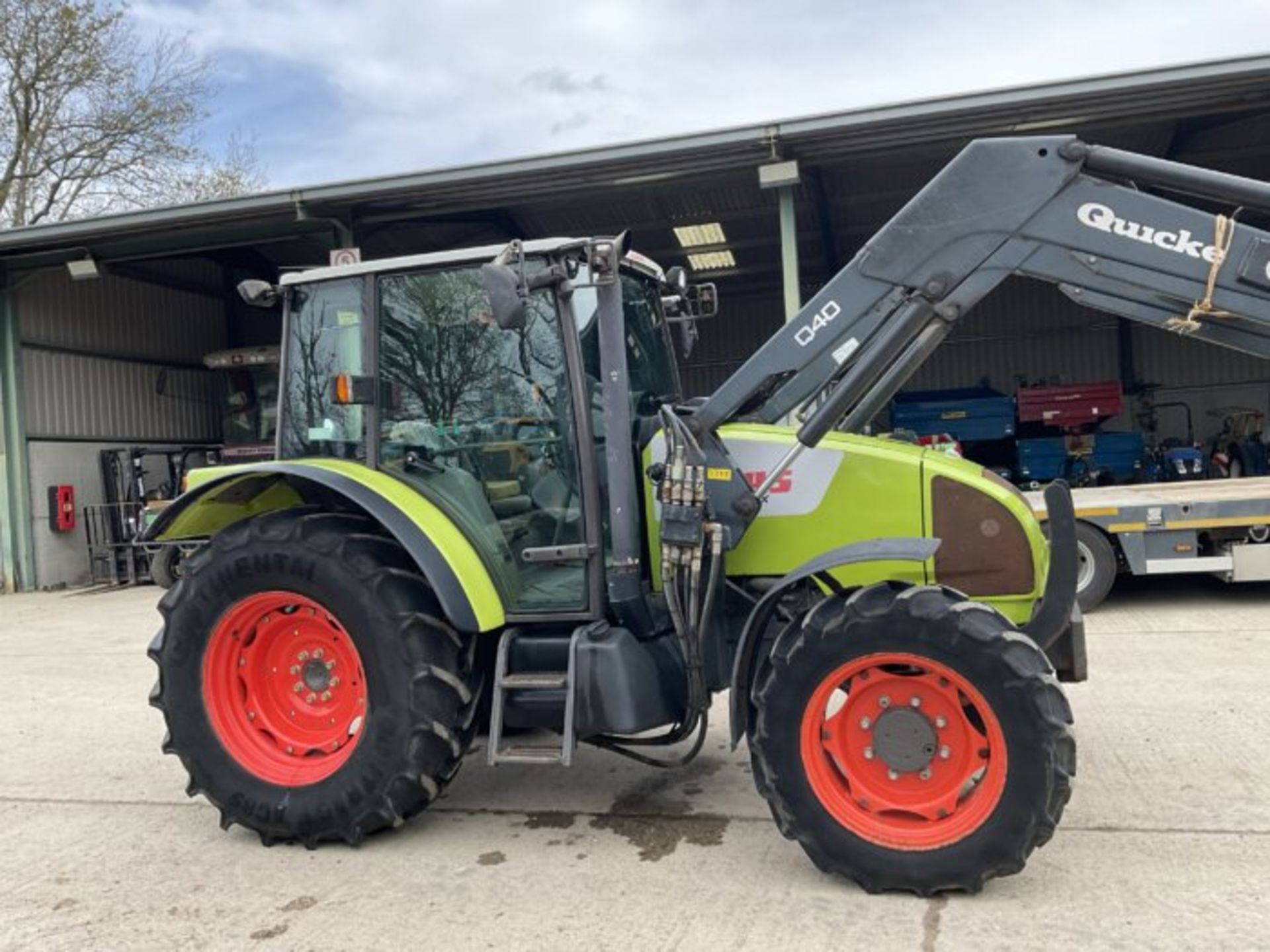 CLAAS CELTIS 426RX TRACTOR WITH QUICKE Q40 LOADER