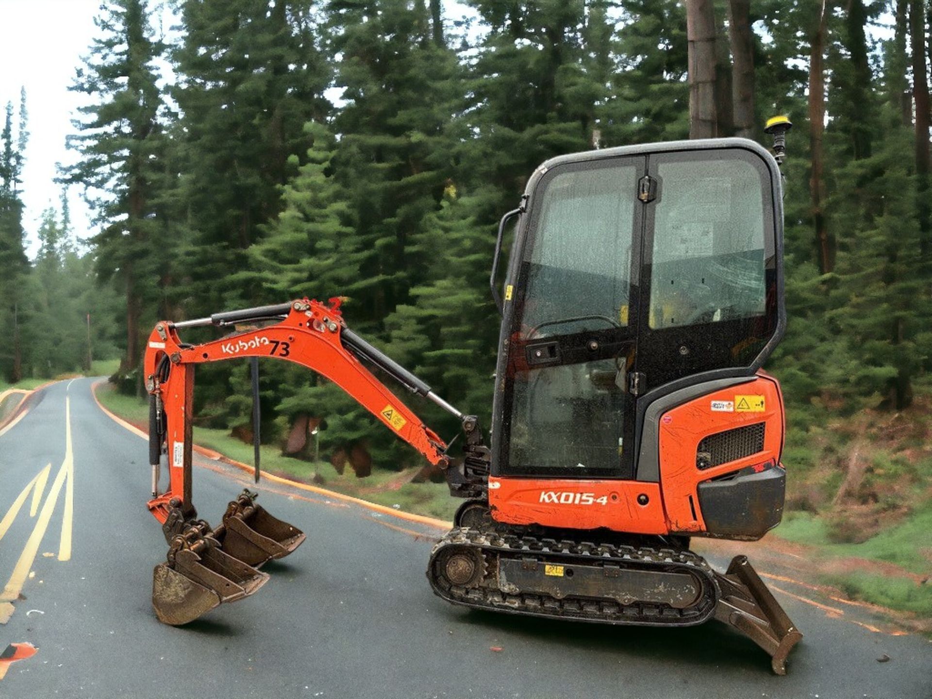 2017 KUBOTA KX015-4 MINI EXCAVATOR - LOW HOURS, HIGH VERSATILITY - Image 2 of 14