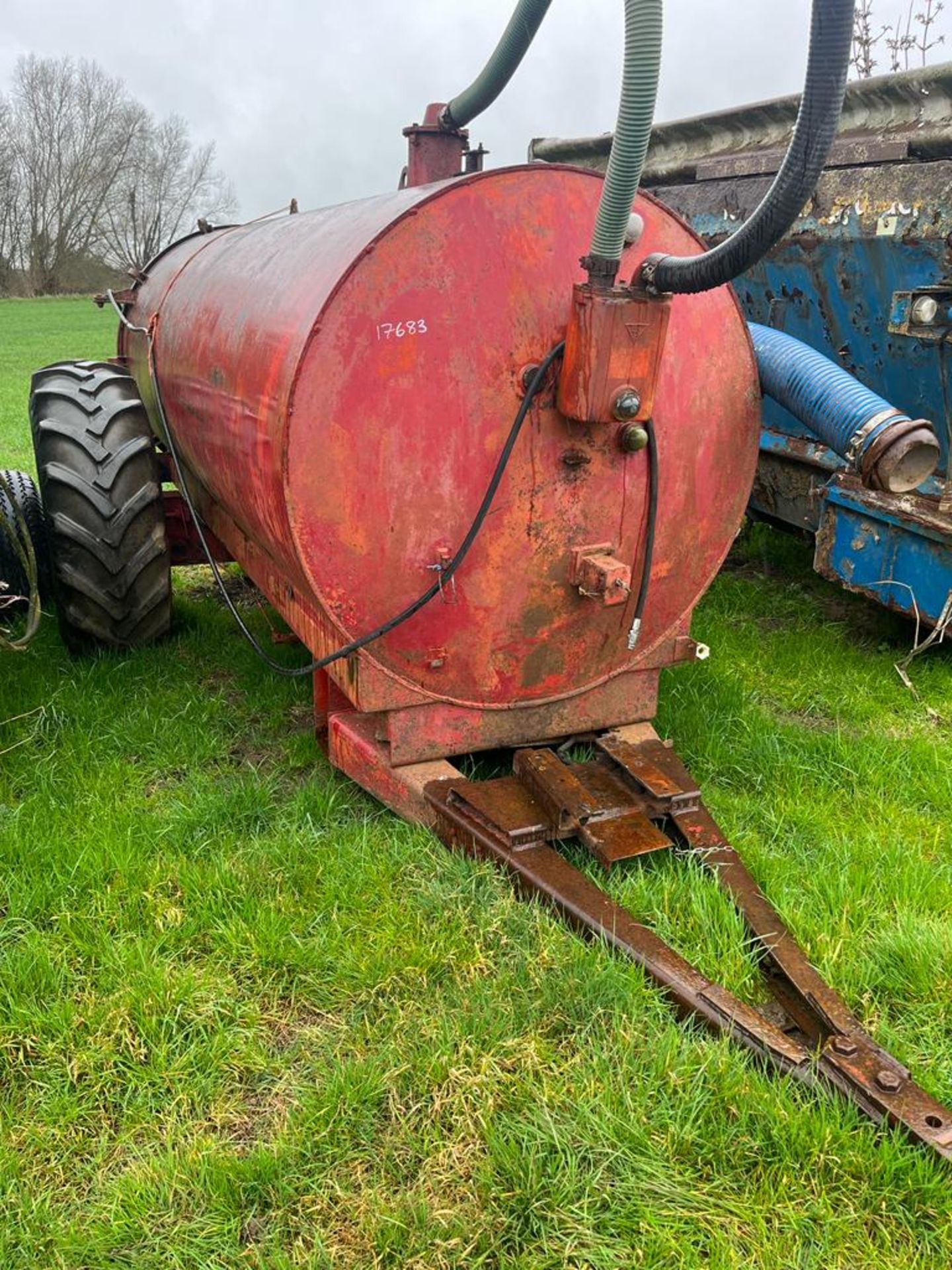 SLURRY TANKER