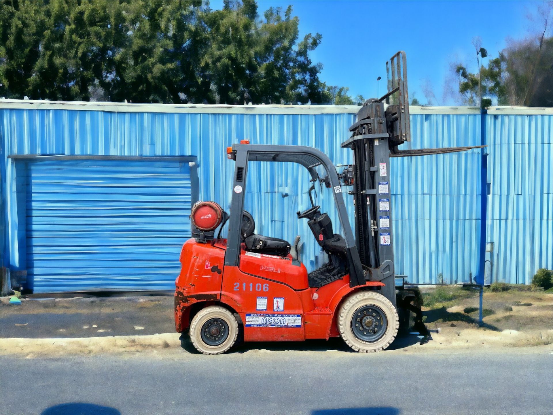 "EFFICIENCY ELEVATED: 2015 HELI FG20G LPG FORKLIFT - LOW HOURS, HIGH CAPACITY"