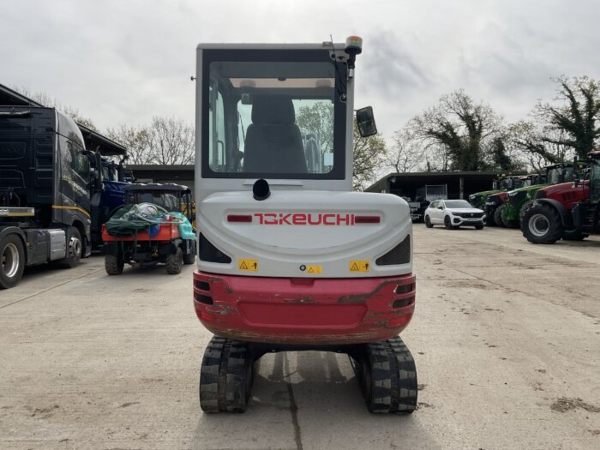 POWER AND PRECISION: TAKEUCHI TB230 MINI EXCAVATOR - Image 7 of 10