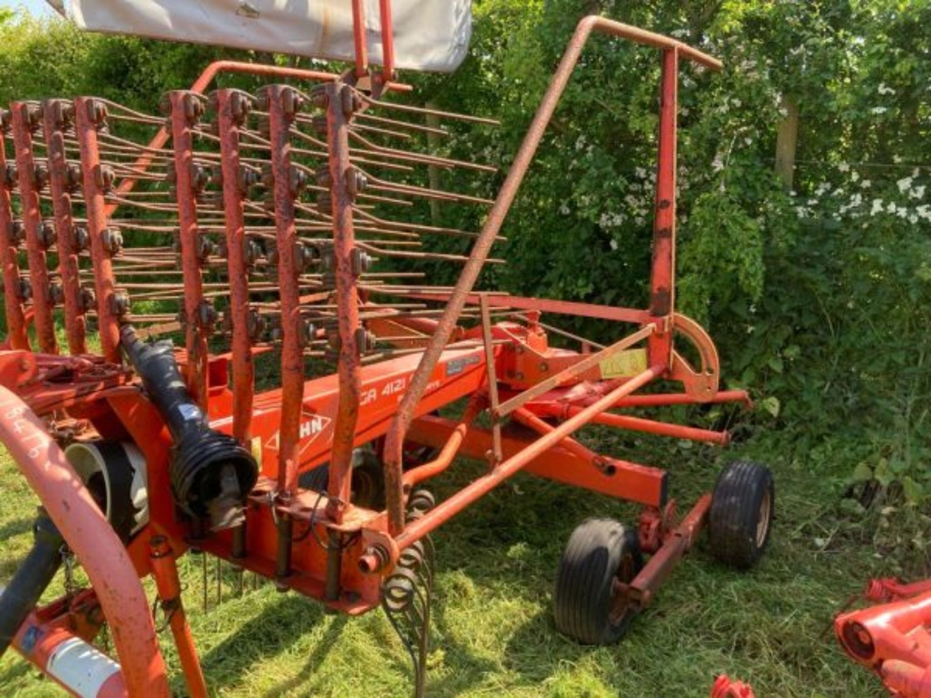 KUHN GA 4121GM SINGLE ROTOR RAKE. - Image 4 of 4