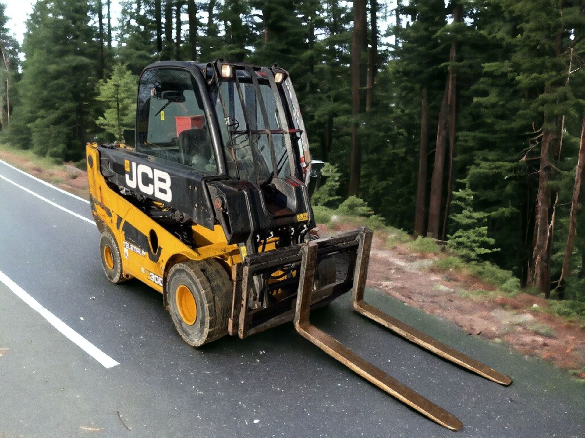 2014 JCB TELETRUK TLT30D TELEHANDLER - RELIABLE, EFFICIENT, AND READY TO WORK - Image 7 of 9