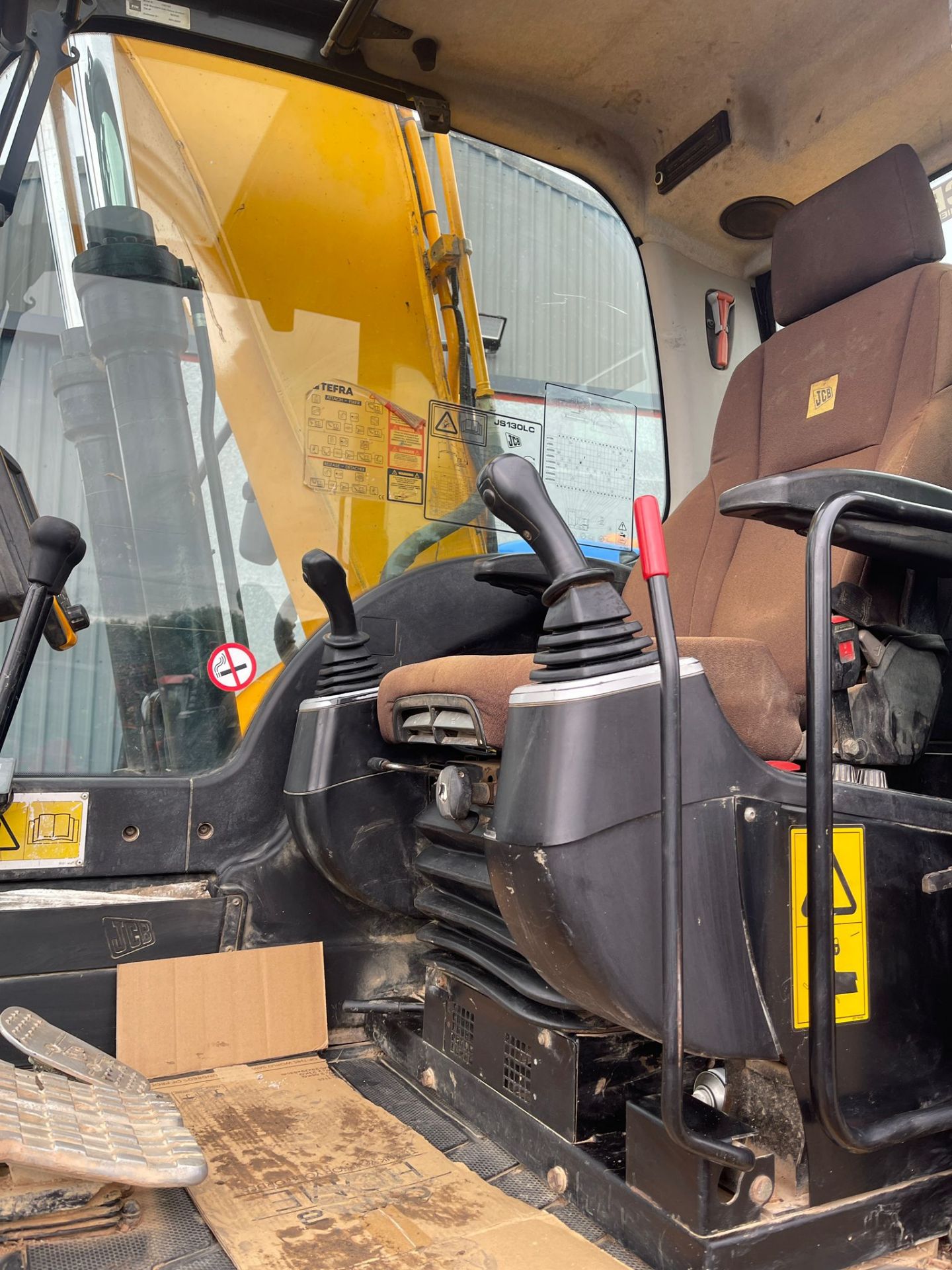 JCB JS130 DIGGER. - Image 10 of 16