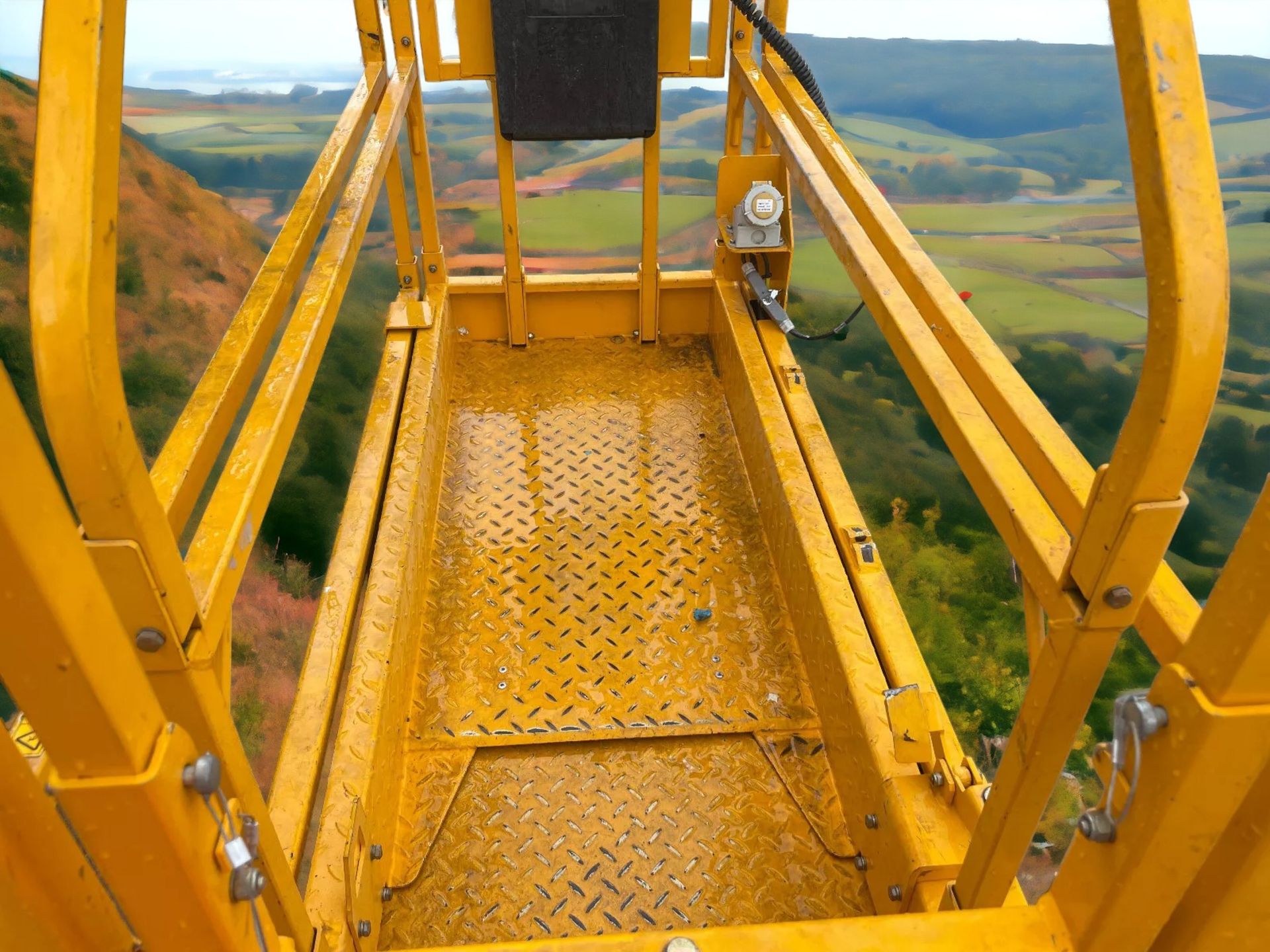 PREMIUM QUALITY JCB S1930E ELECTRIC SCISSOR LIFT - LOW HOURS, HIGH CAPACITY - Image 8 of 9