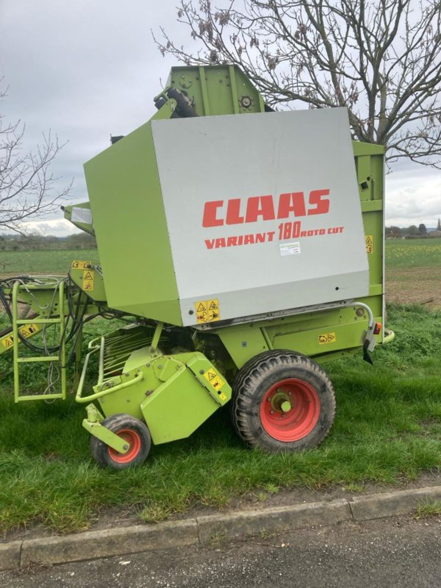 CLAAS VARIANT 180 ROTO CUT ROUND BALER - Image 7 of 12