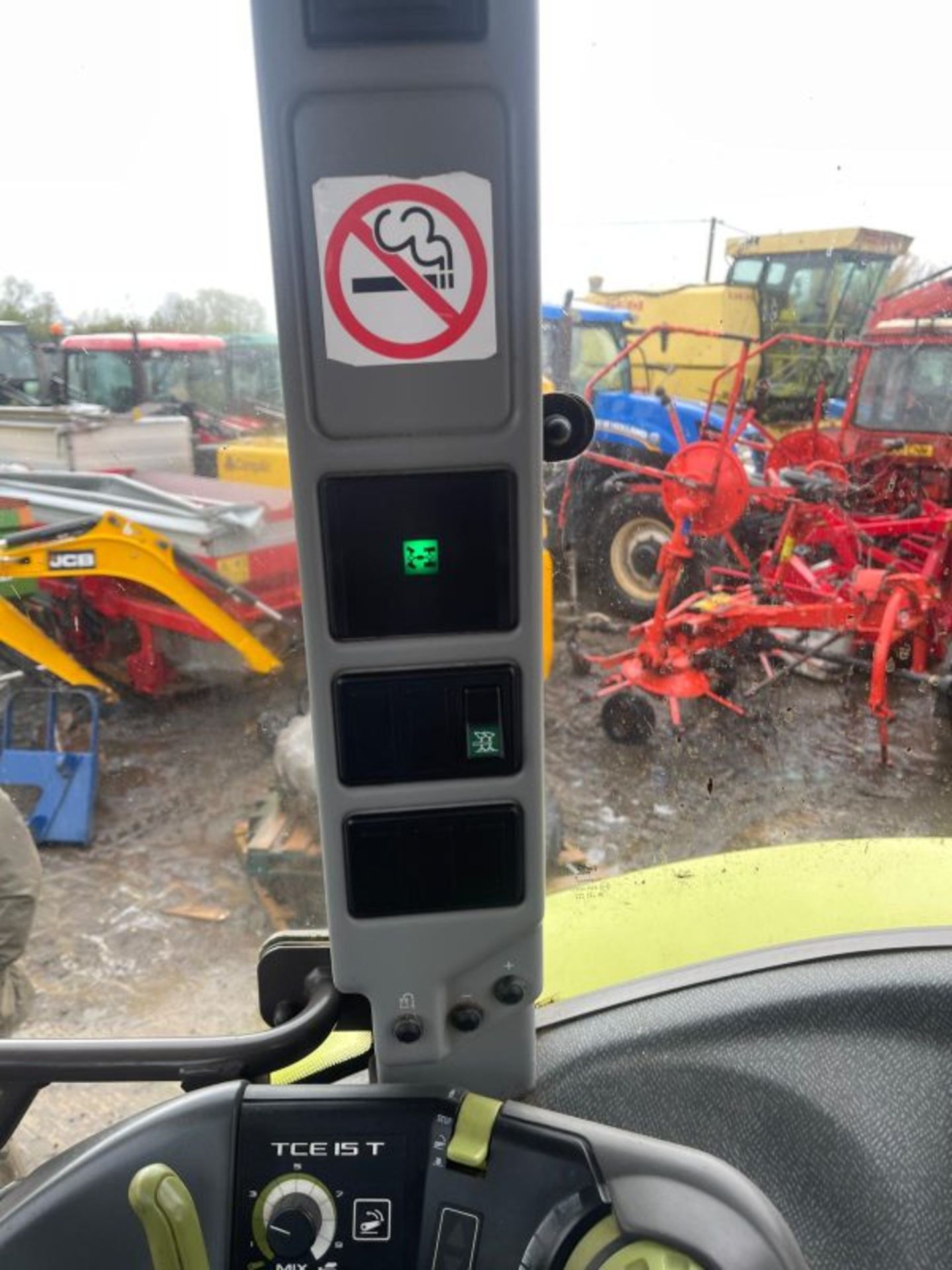 CLAAS 657 TRACTOR - Bild 7 aus 10