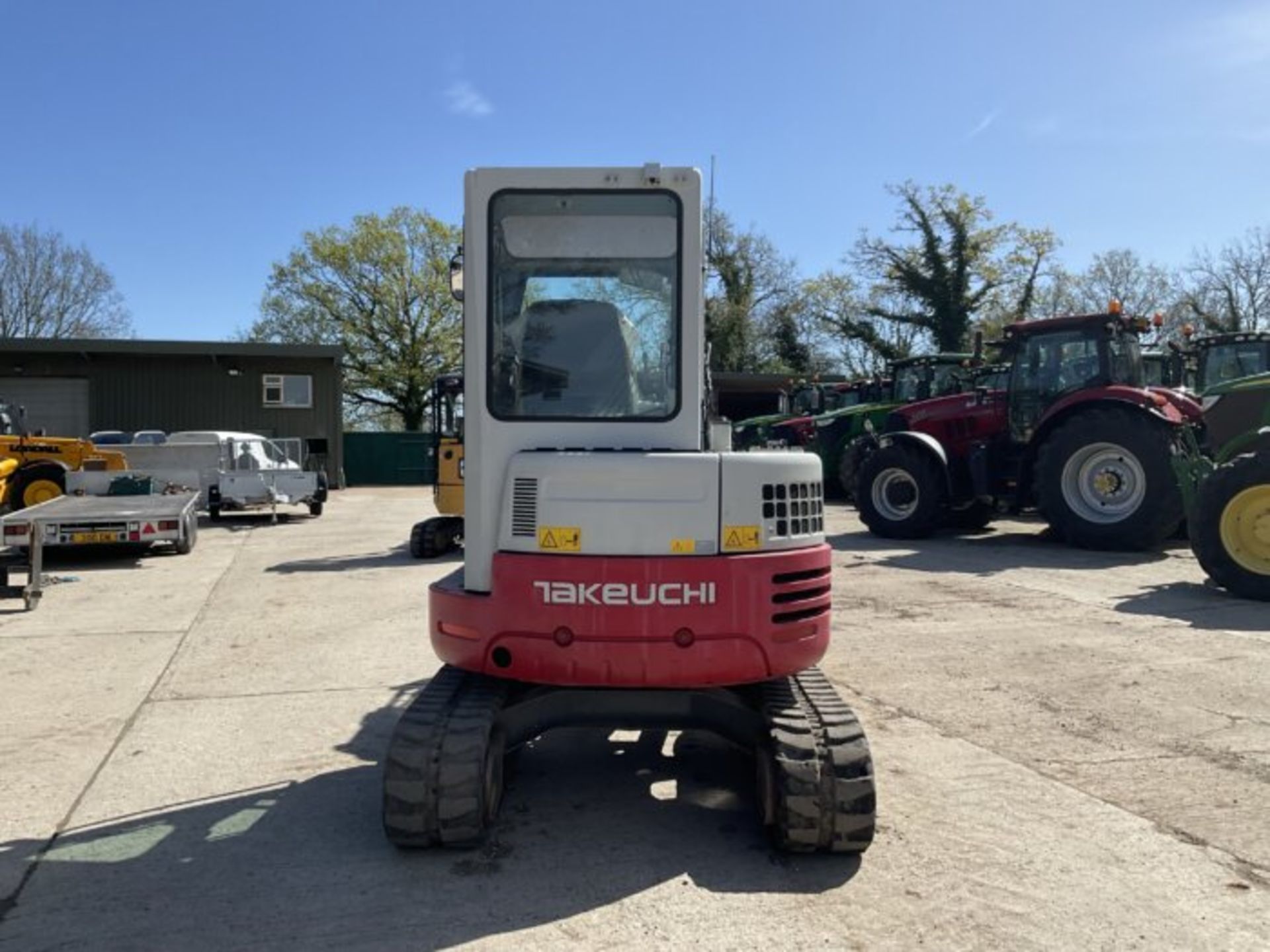 TAKEUCHI TB138FR MINI EXCAVATOR WITH FRONT BLADE, RUBBER TRACKS - Image 5 of 10