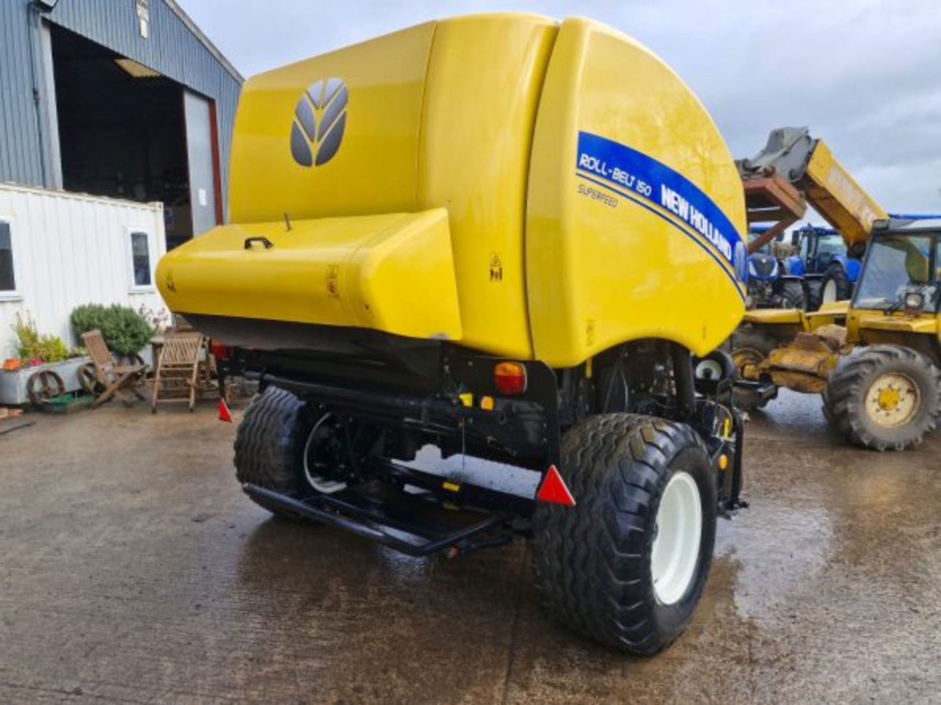 NEW HOLLAND ROLL BELT 150 ROUND BALER - Image 3 of 5