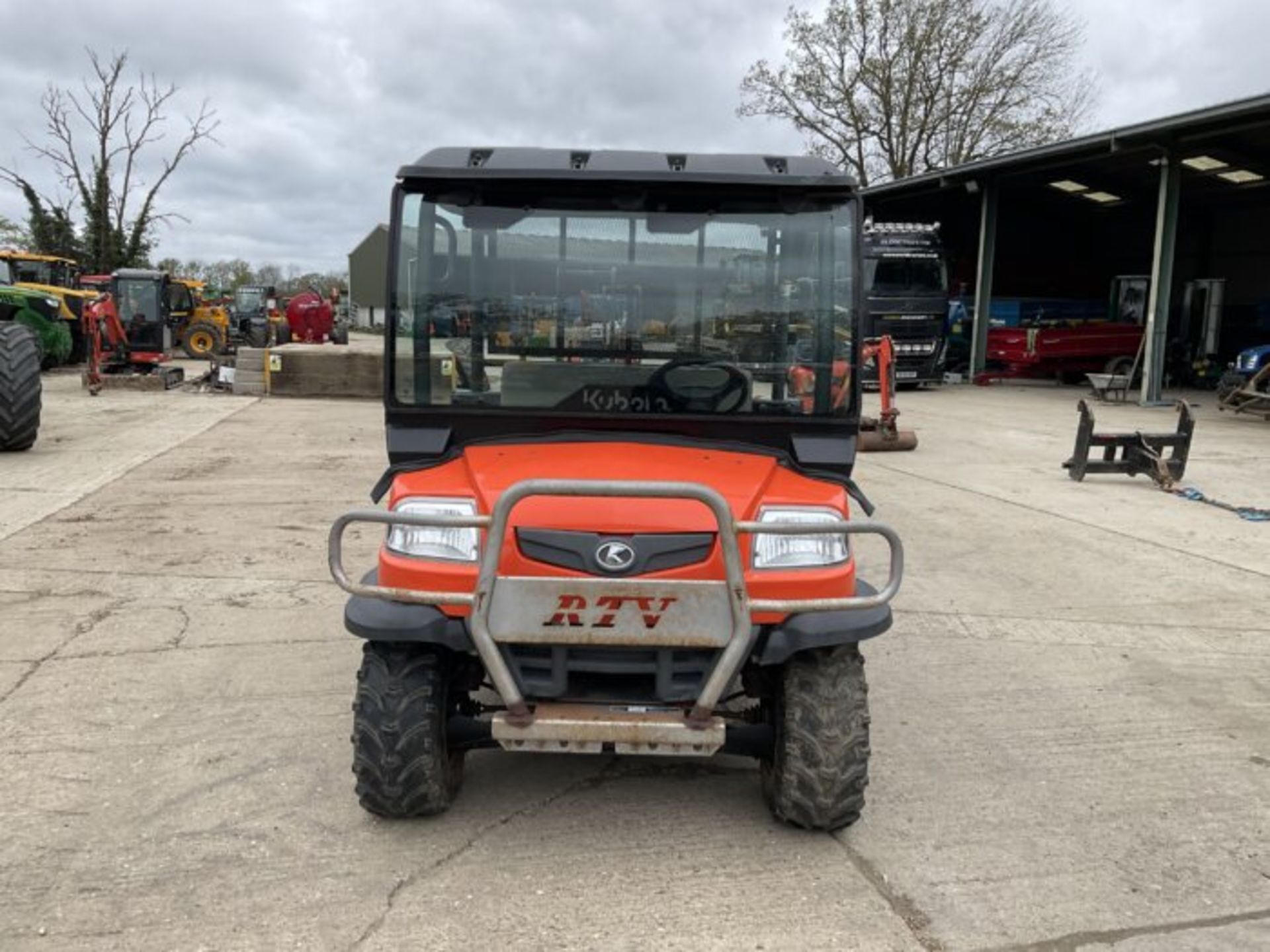 KUBOTA RTV900 4X4 DIESEL UTILITY VEHICLE - Image 8 of 9