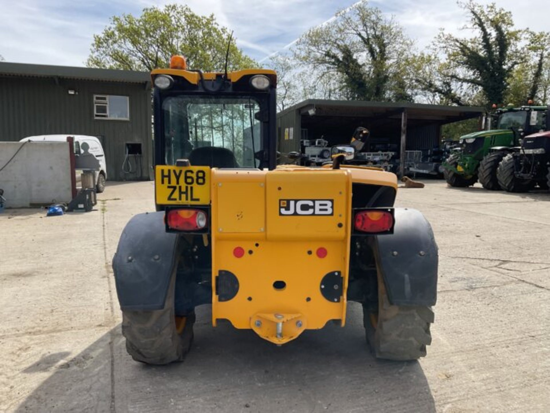 JCB 525-60 AGRI PLUS LOADALL WITH PALLET FORKS - Image 7 of 10