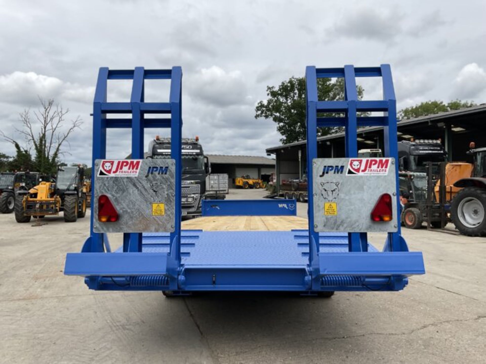 JPM 19TLL – 24FT. 19 TONNE LOW LOADER - Image 7 of 8