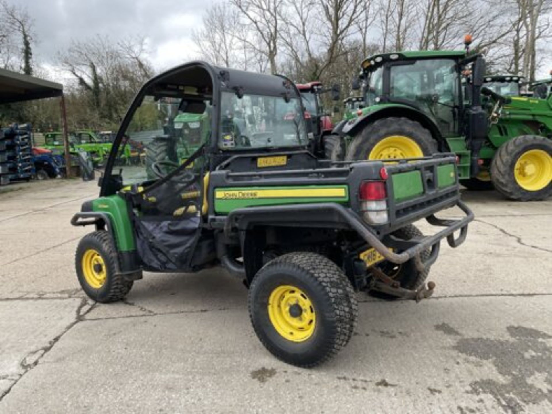 2425 HOURS. YEAR 2018 JOHN DEERE XUV855M - Image 8 of 9