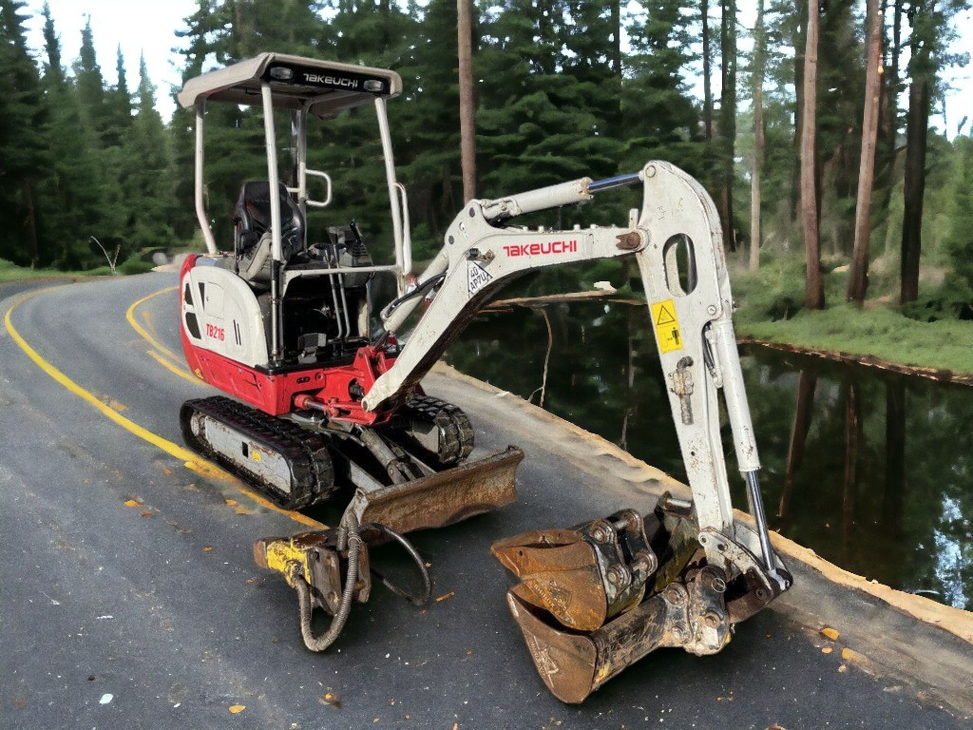 2017 TAKEUCHI TB216 MINI EXCAVATOR - VERSATILE, RELIABLE, AND READY FOR ACTION