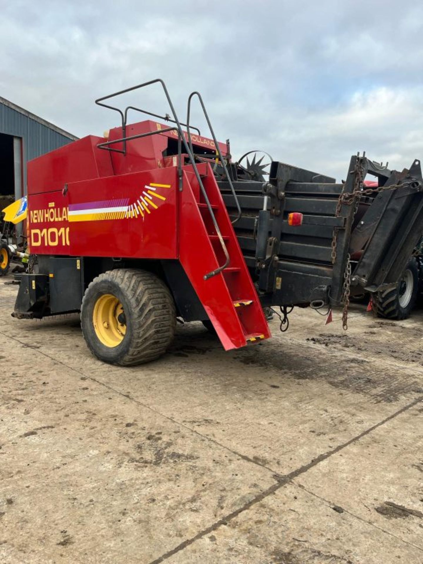 NEW HOLLAND D1010 BIG SQUARE BALER - Image 2 of 9