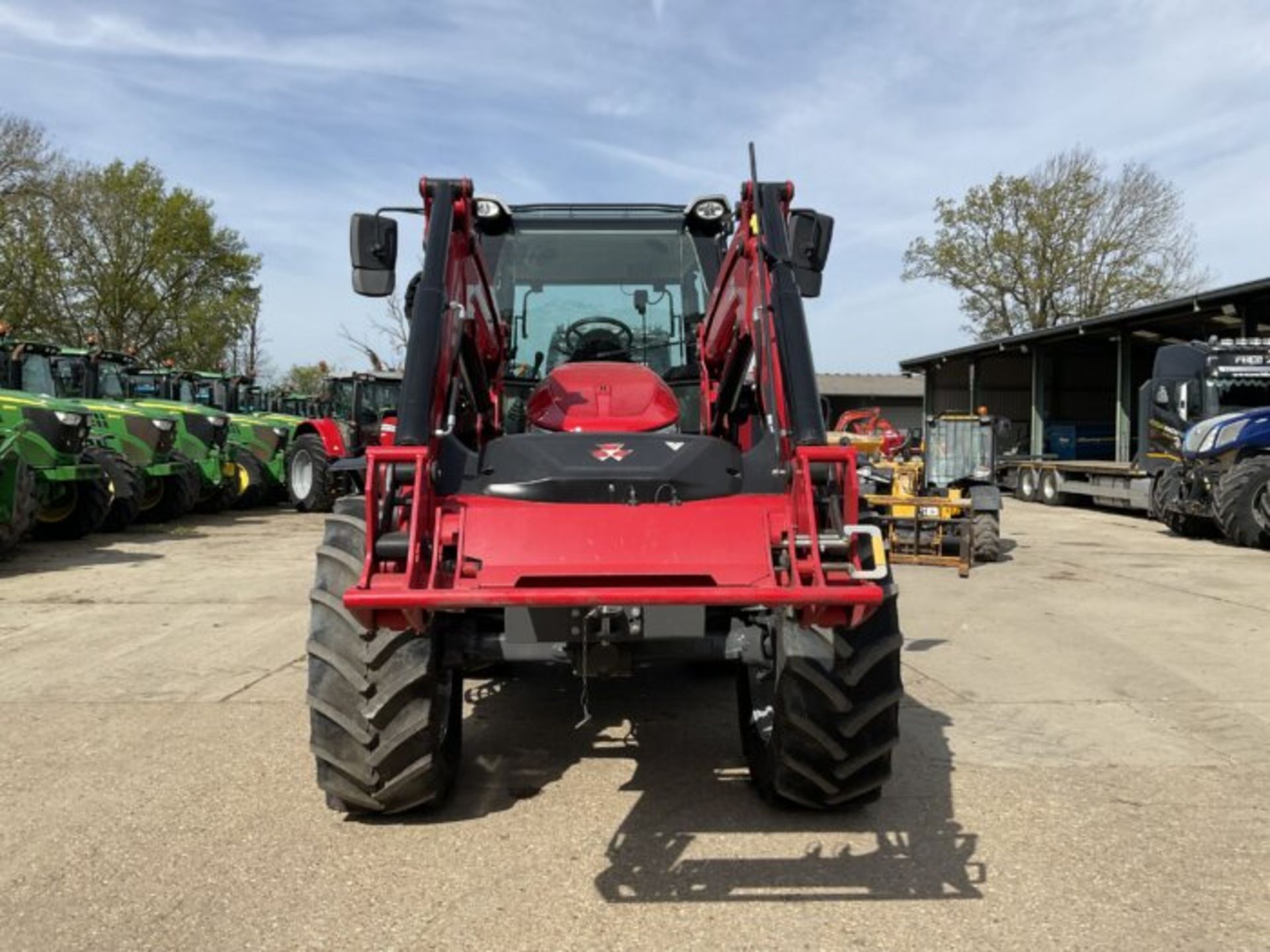 MASSEY FERGUSON 5711M TRACTOR WITH MASSEY FERGUSON FL.3823 LOADER - Image 2 of 10