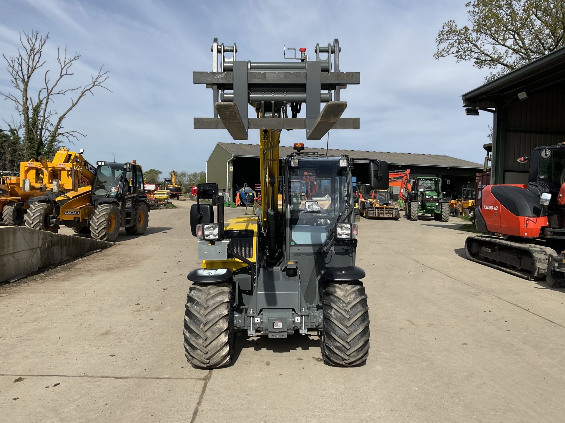 KRAMER 1445 COMPACT TELEHANDLER WITH PALLET FORKS - Image 2 of 9