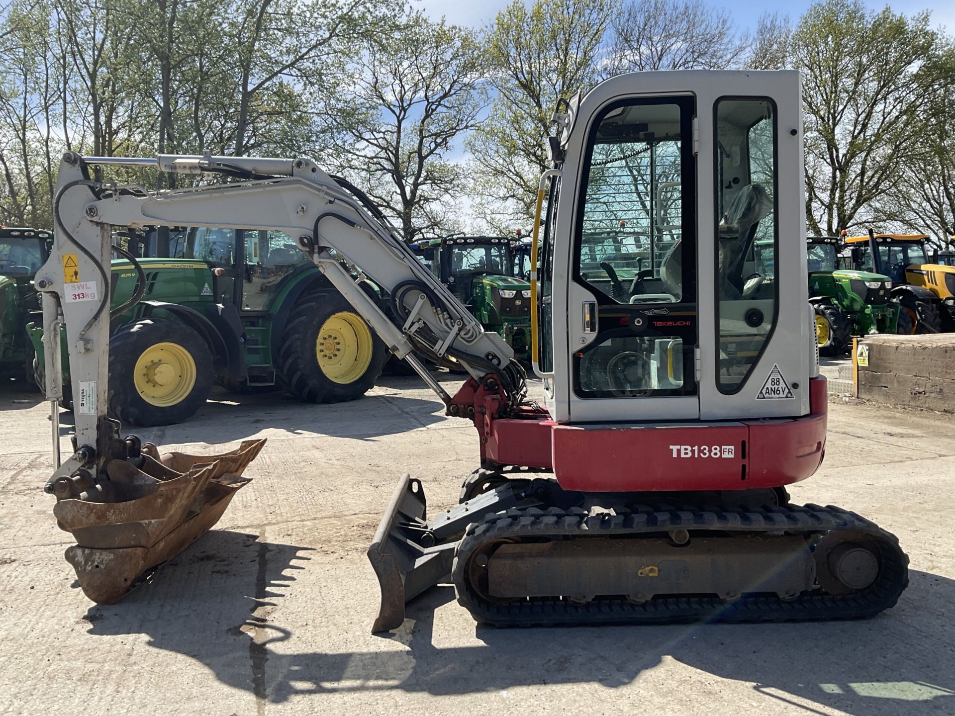 TAKEUCHI TB138FR MINI EXCAVATOR WITH FRONT BLADE, RUBBER TRACKS - Image 10 of 10