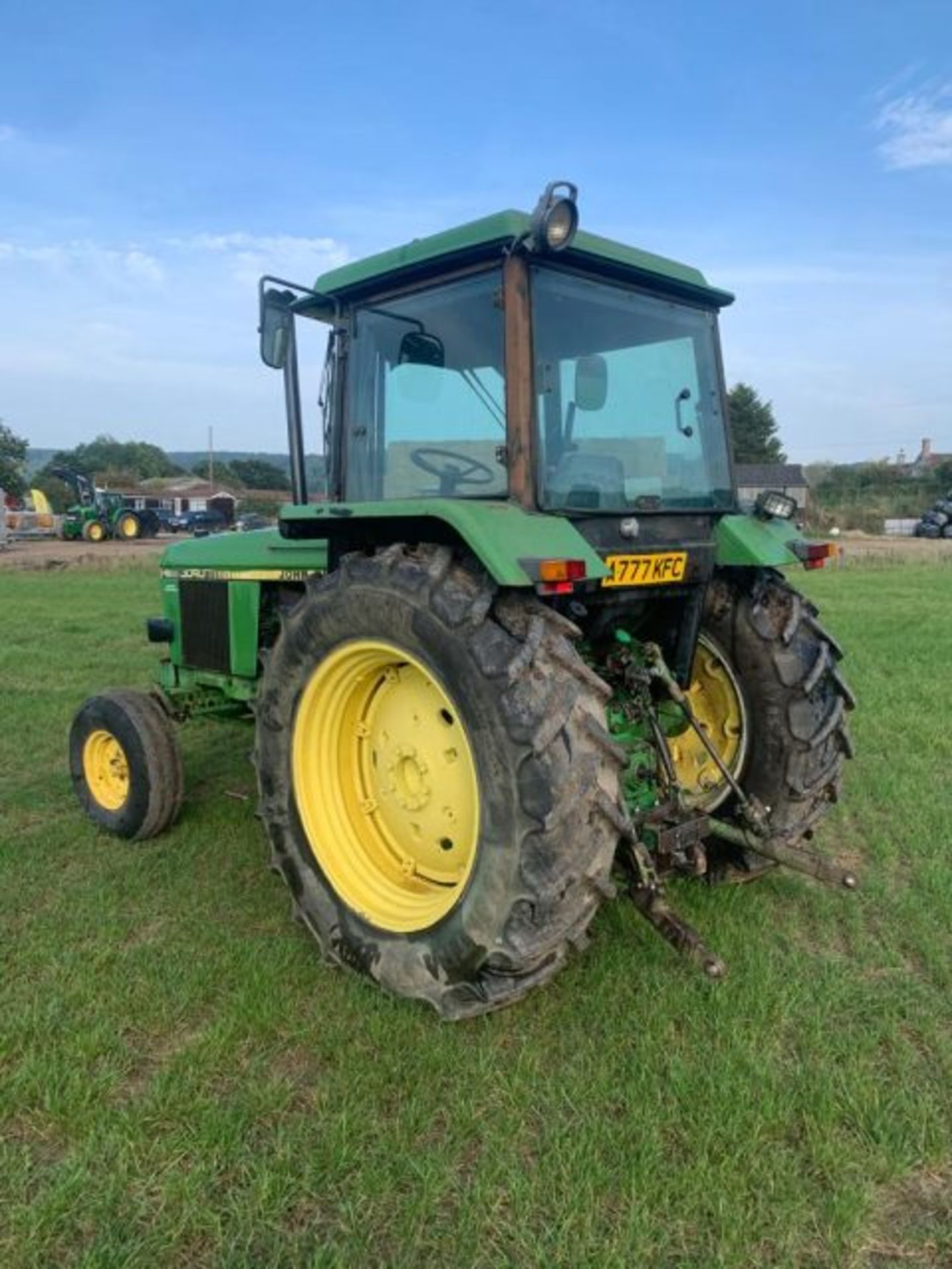 JOHN DEERE 3040 TRACTOR - Bild 3 aus 9