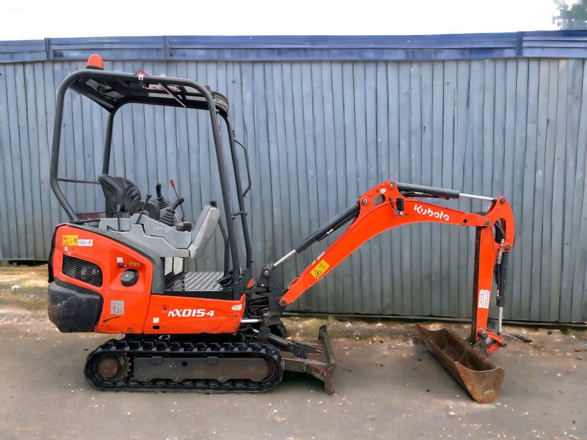 UNLEASH EFFICIENCY WITH THE KUBOTA KX015-4 MINI EXCAVATOR - Bild 3 aus 11