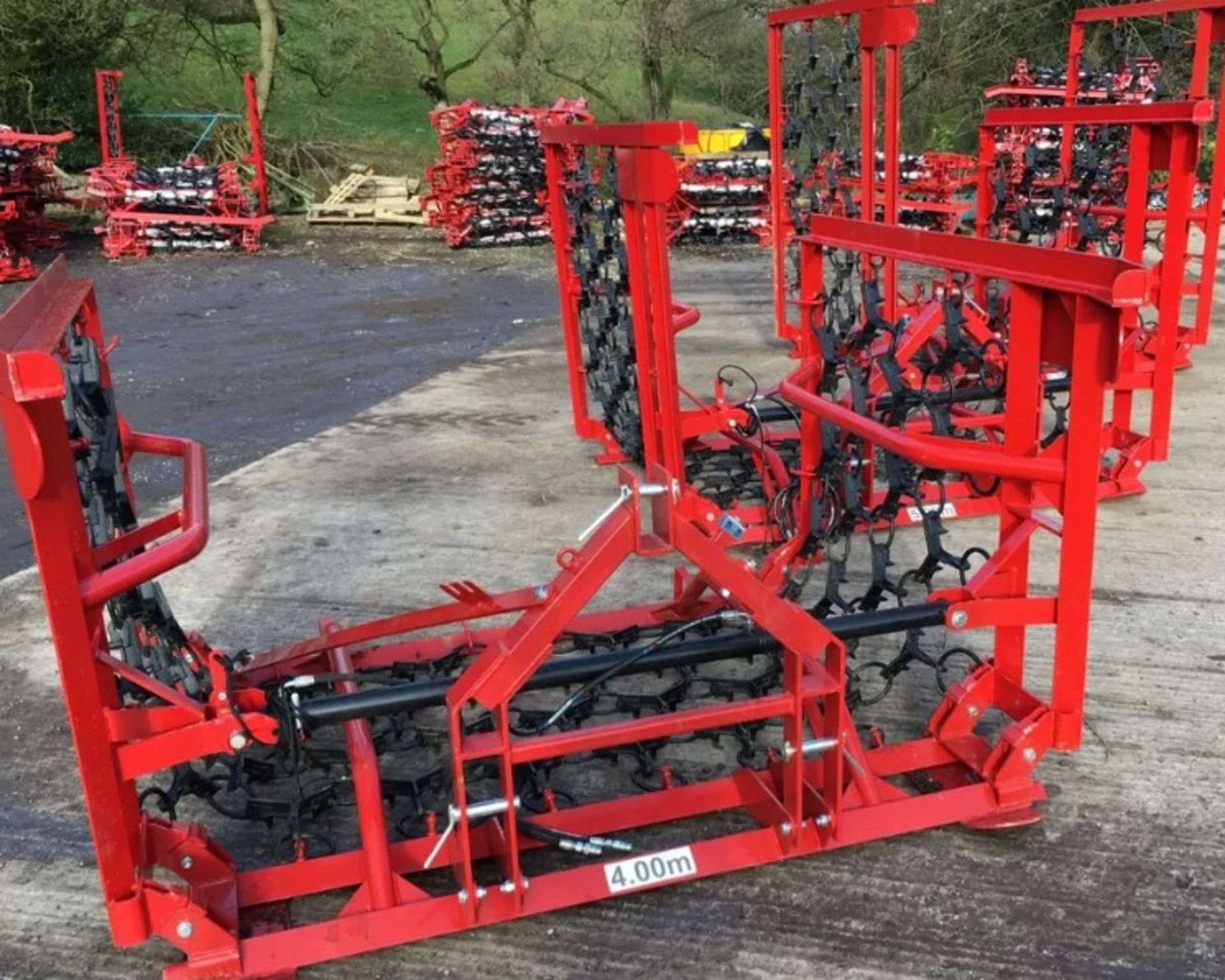 HYDRAULIC FOLDING TRACTOR MOUNTED CHAIN HARROWS TRAILER NEW 2024 6M* - Image 7 of 9