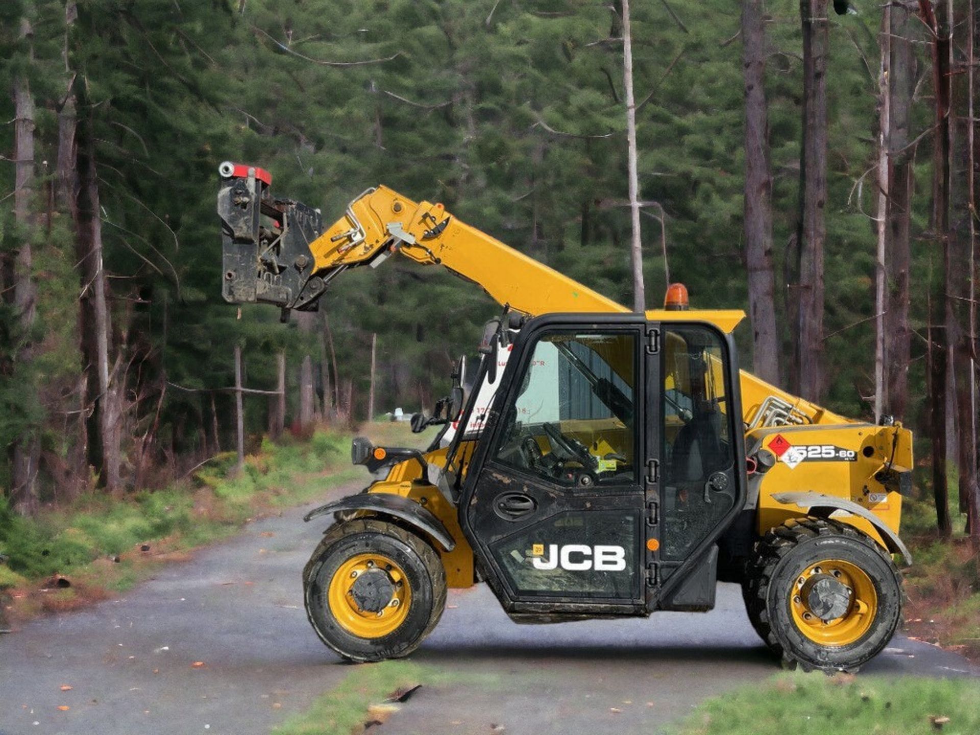 EFFICIENT HANDLING: 2015 JCB 525-60 TELEHANDLER - ONLY 3432 HOURS