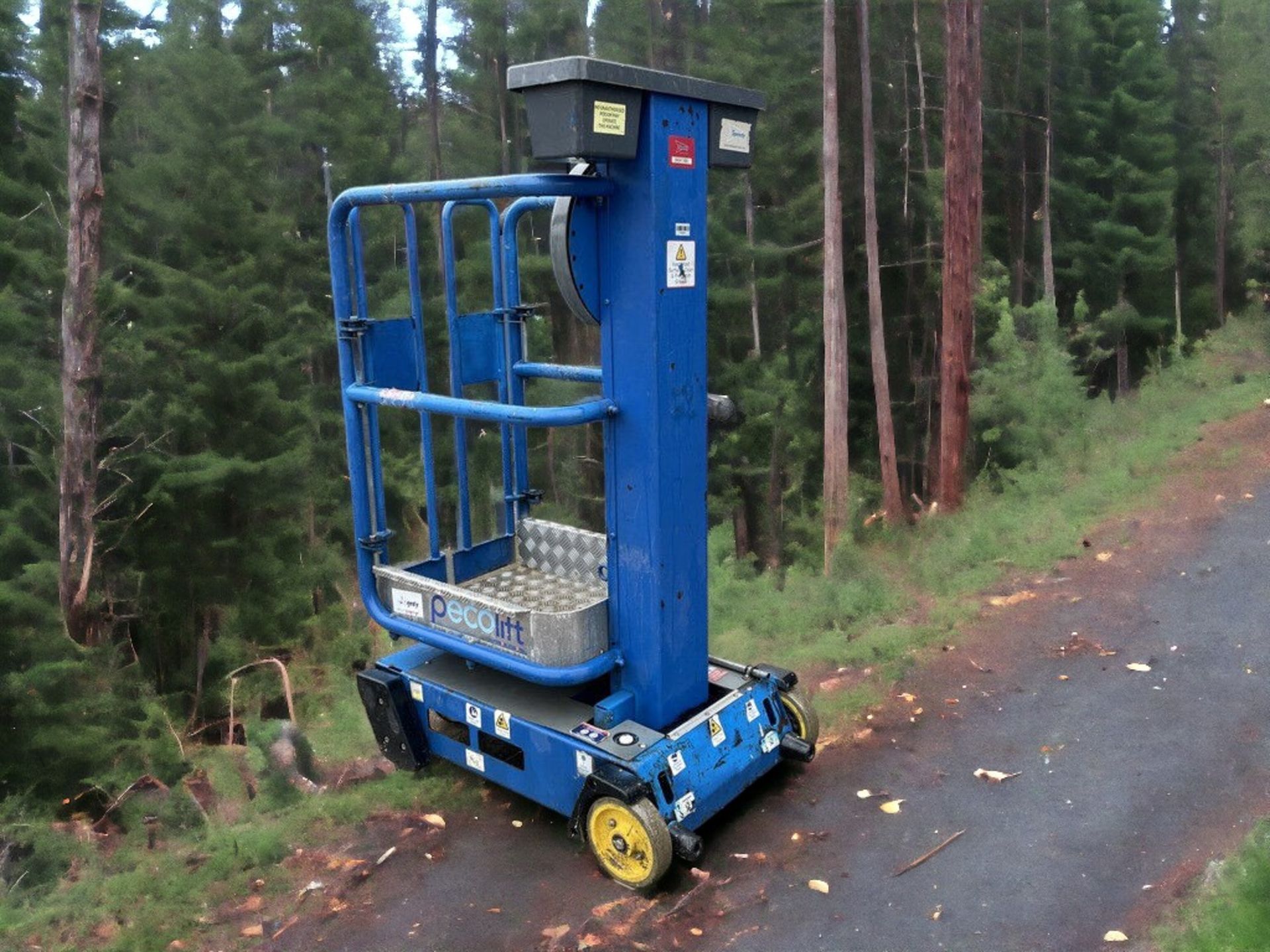 2014 POWER TOWER PECOLIFT PUSH AROUND LIFT - Image 8 of 9