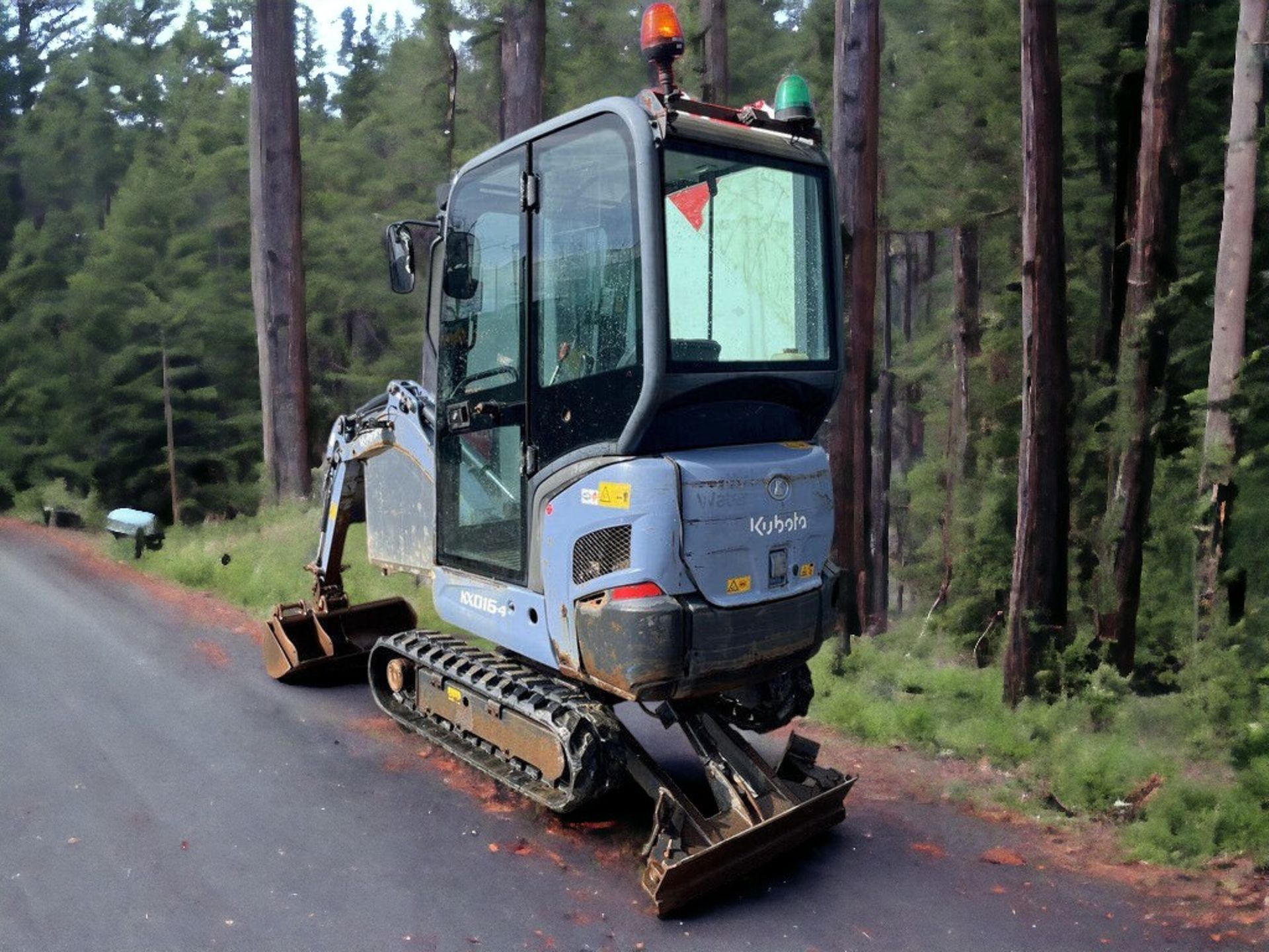 KUBOTA KX016-4 MINI EXCAVATOR - UNLEASH EFFICIENCY AND POWER! - Image 3 of 8