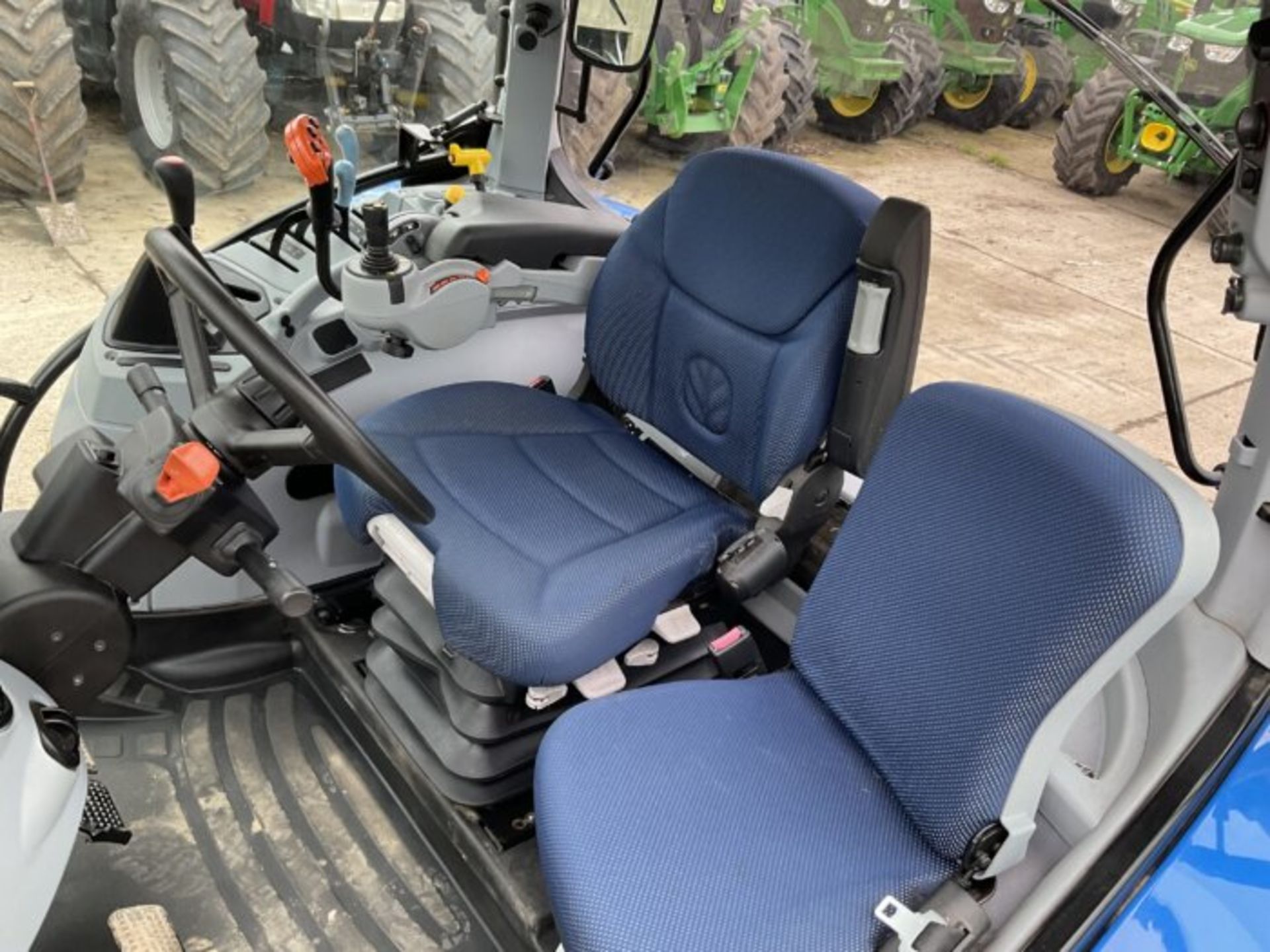 NEW HOLLAND T6.180 - Image 11 of 13