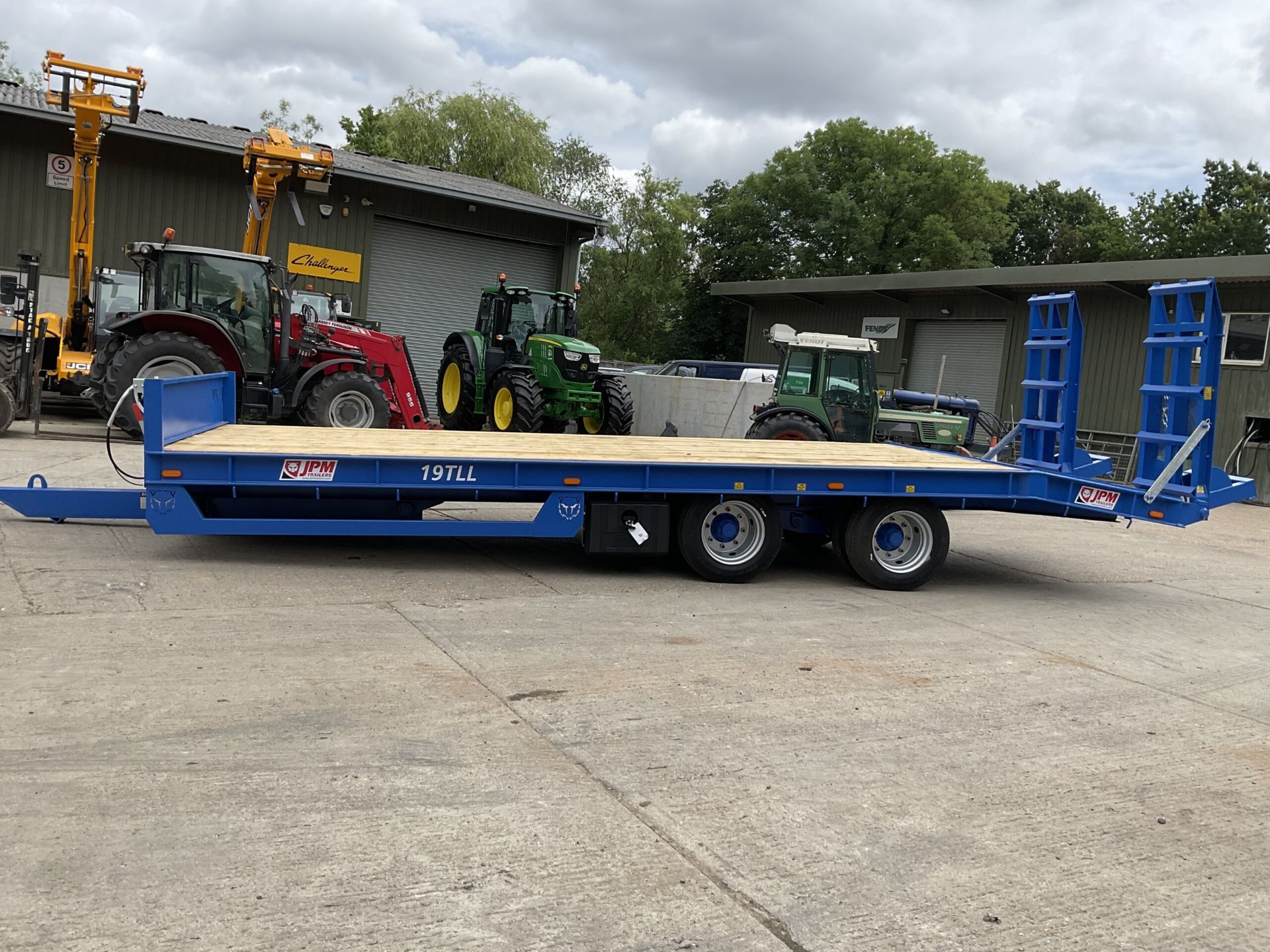 JPM 19TLL – 24FT. 19 TONNE LOW LOADER