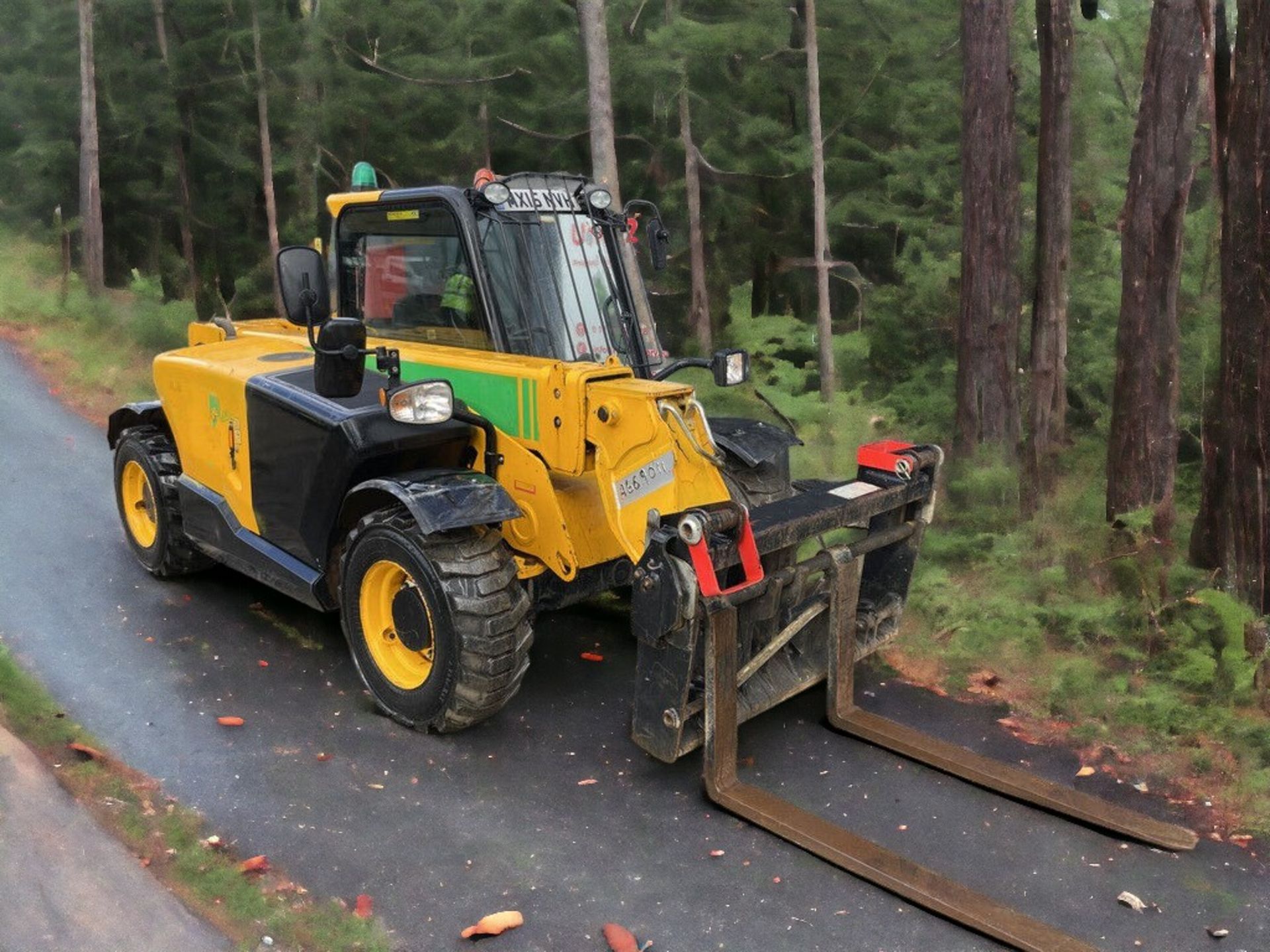 EFFICIENT HANDLING: 2015 JCB 525-60 TELEHANDLER - ONLY 3432 HOURS - Bild 9 aus 11