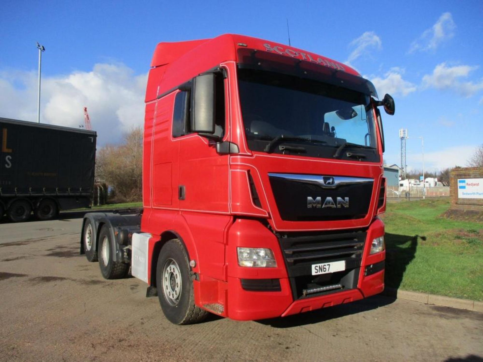 CLIMATE-CONTROLLED CABIN: MAN TGX 460 XXL WITH AIR CON AND HEATED SEAT - Image 2 of 23