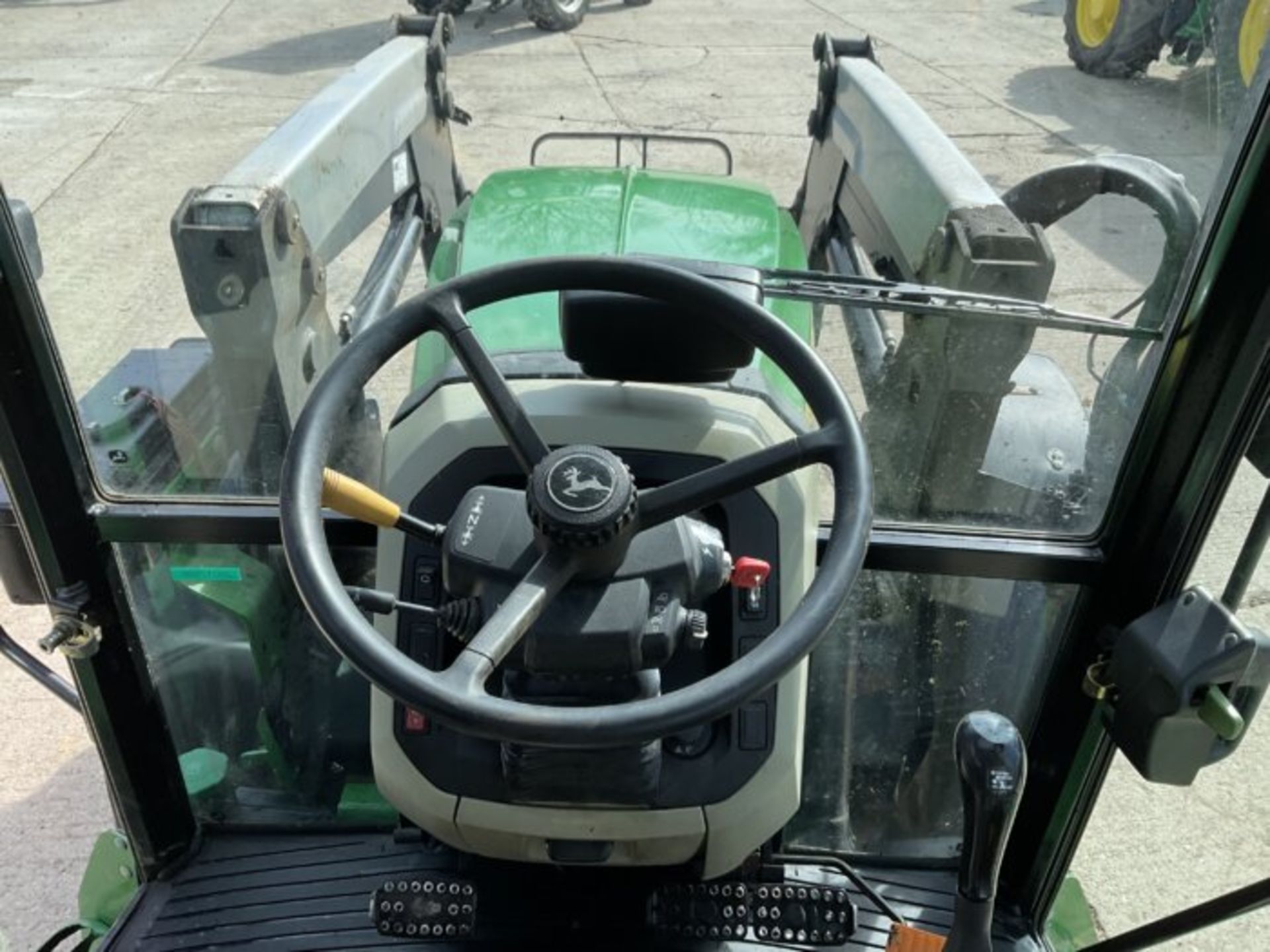 JOHN DEERE 5100M - Bild 8 aus 12