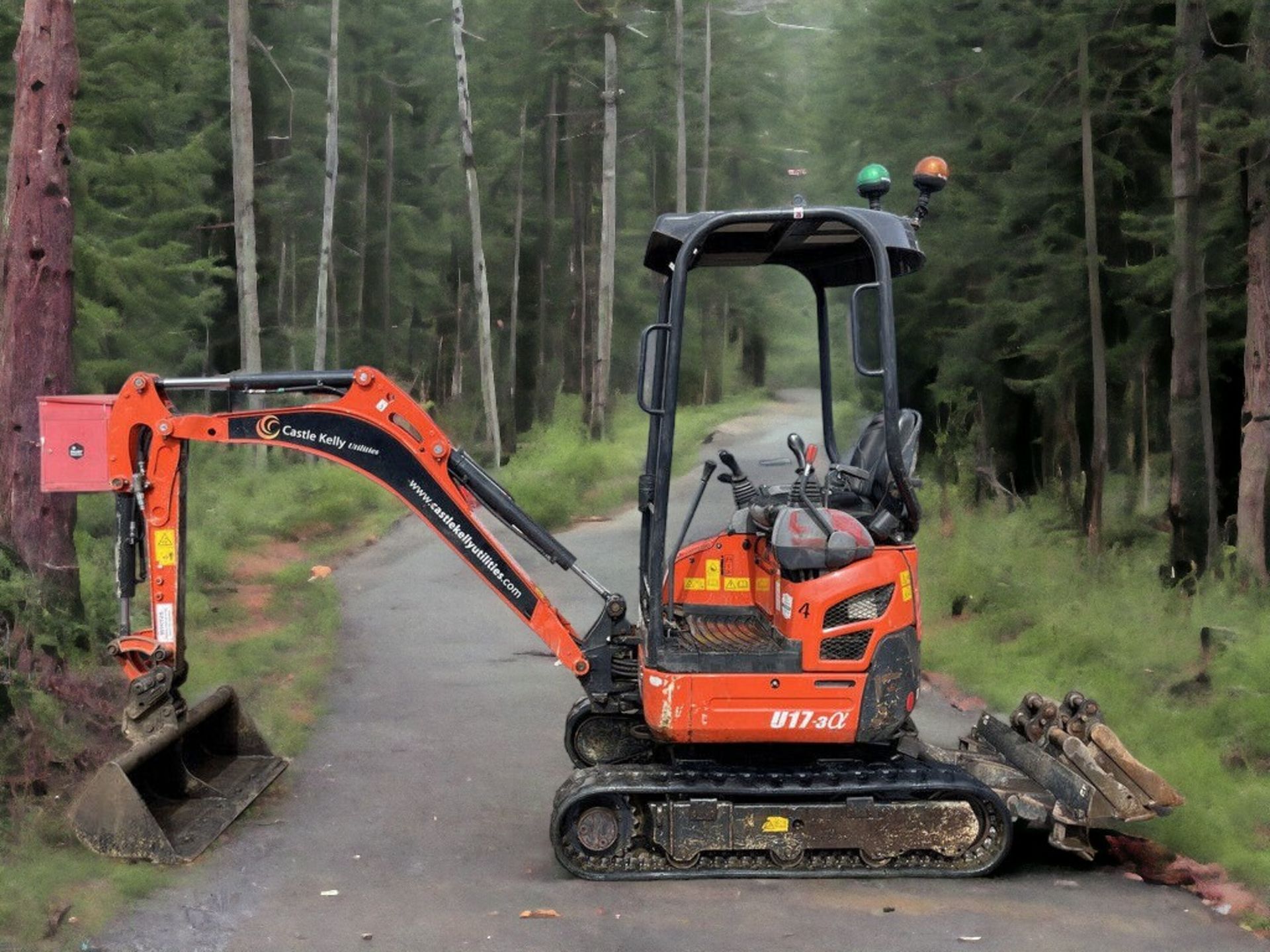 DISCOVER EFFICIENCY WITH THE KUBOTA U17-3 MINI EXCAVATOR! - Image 6 of 12