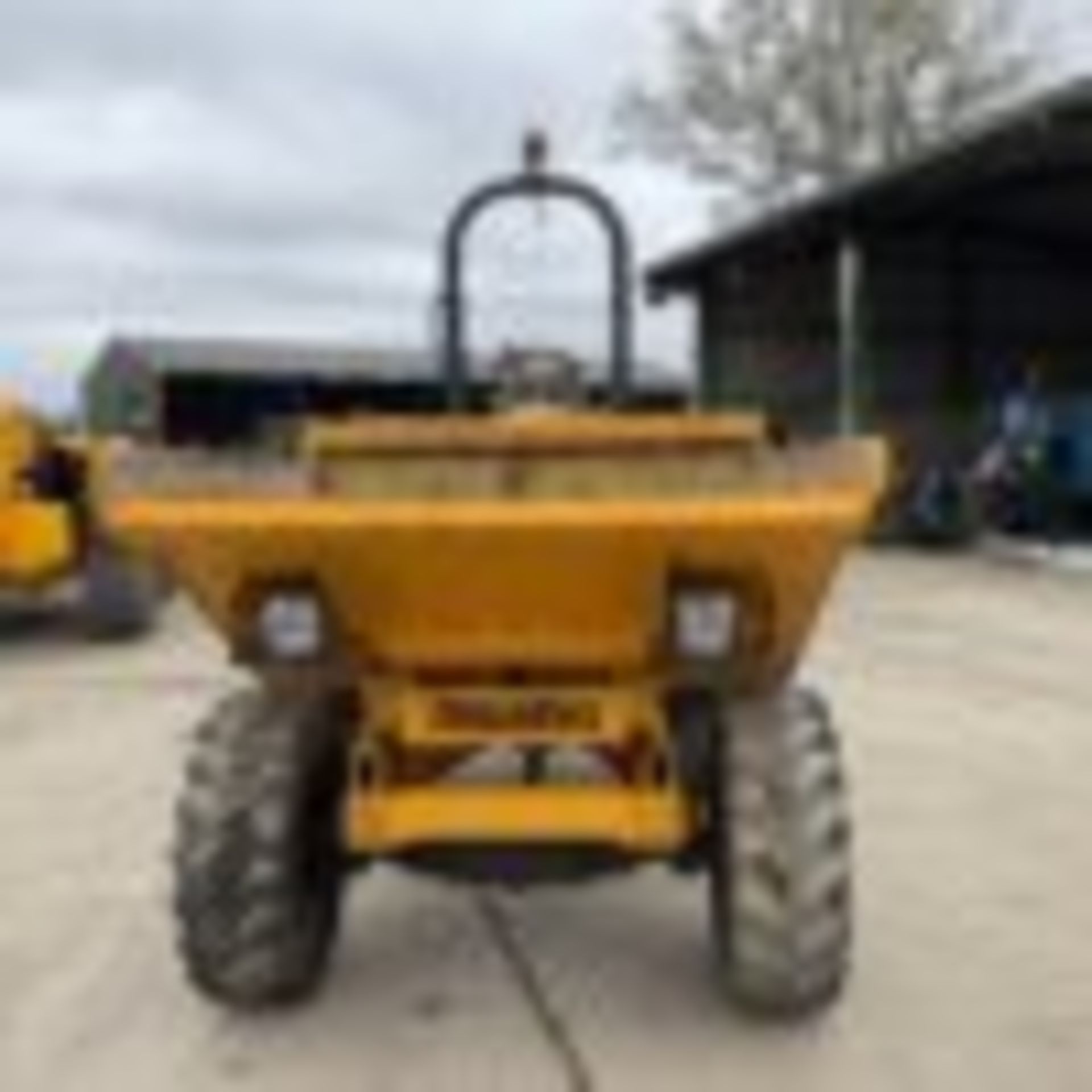 THWAITES MACH 570 3-TONNE STRAIGHT TIP DUMPER - LOW HOURS, HIGH EFFICIENCY - Image 3 of 9