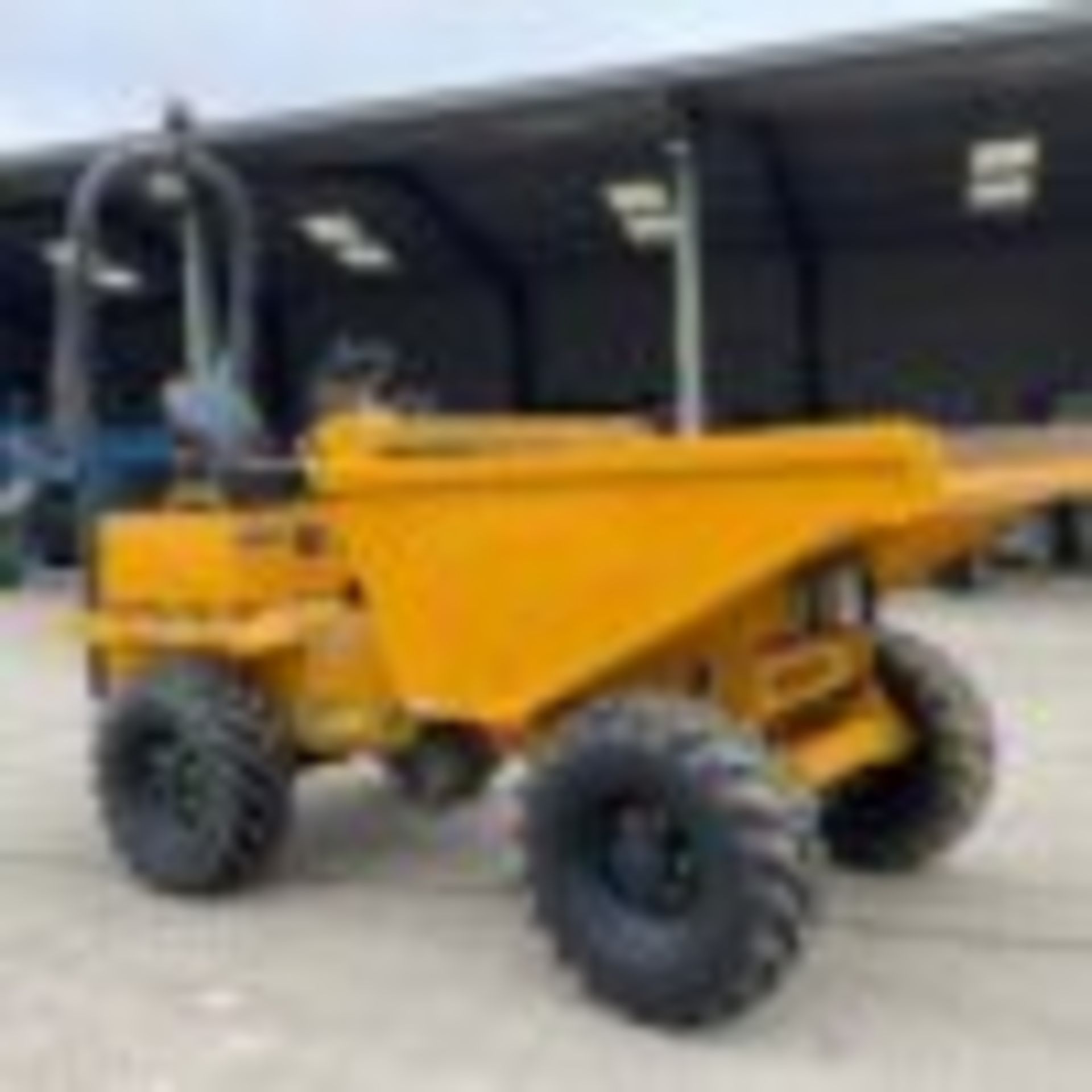 THWAITES MACH 570 3-TONNE STRAIGHT TIP DUMPER - LOW HOURS, HIGH EFFICIENCY - Image 4 of 9